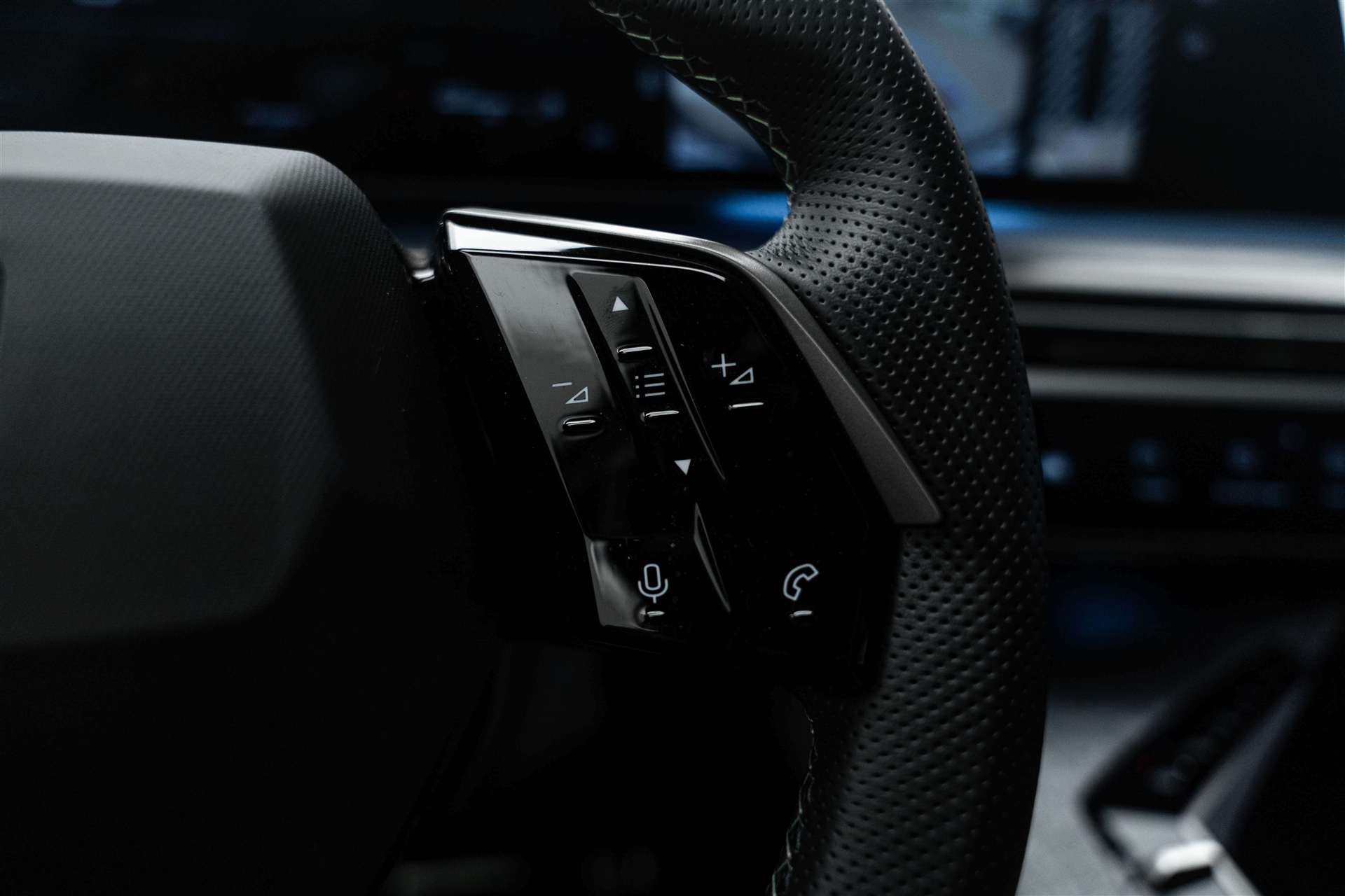 PEUGEOT 5008 145 Hybrid GT 7-Plätzer e-DCS-Automat-image-15
