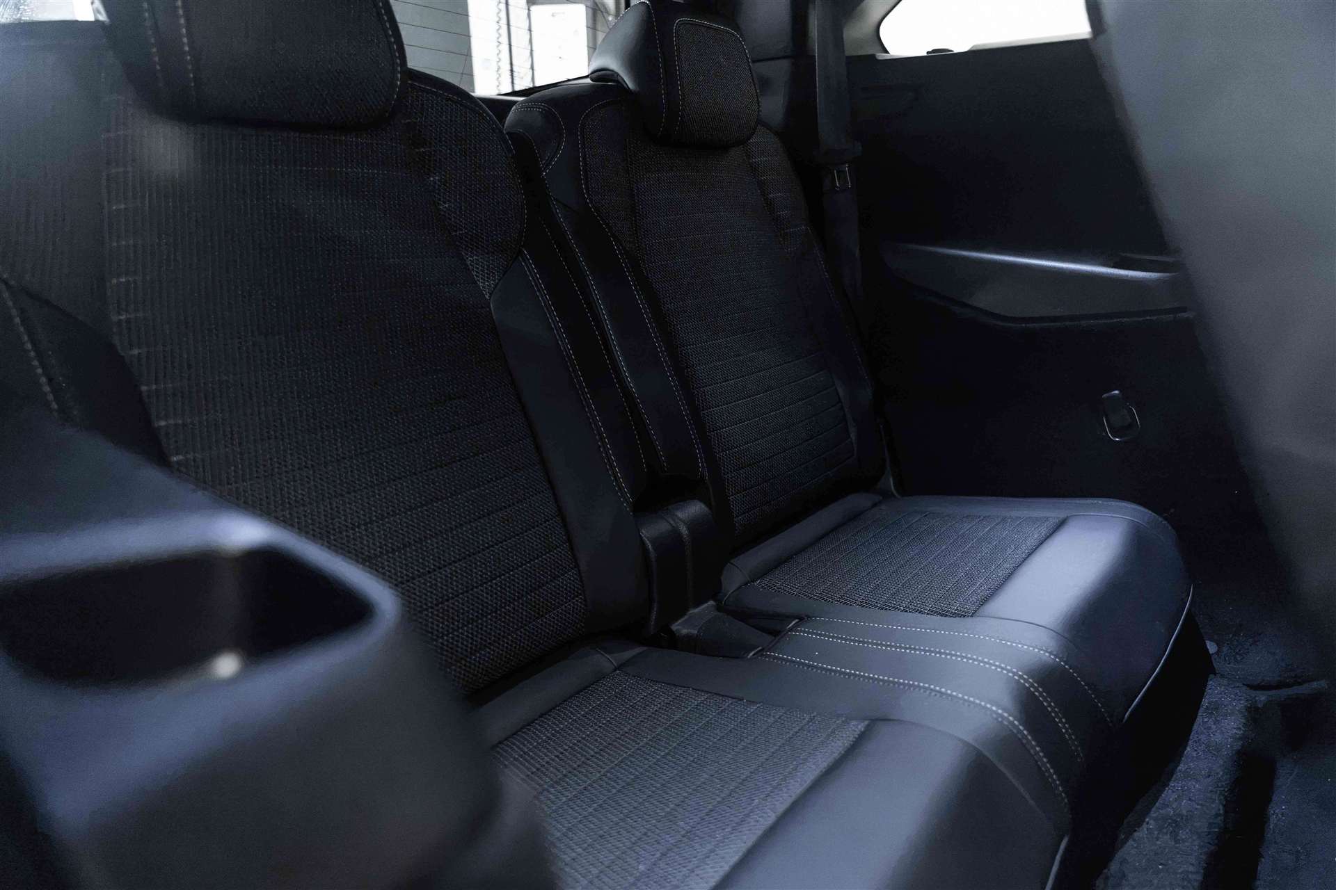 PEUGEOT 5008 145 Hybrid GT 7-Plätzer e-DCS-Automat-image-13