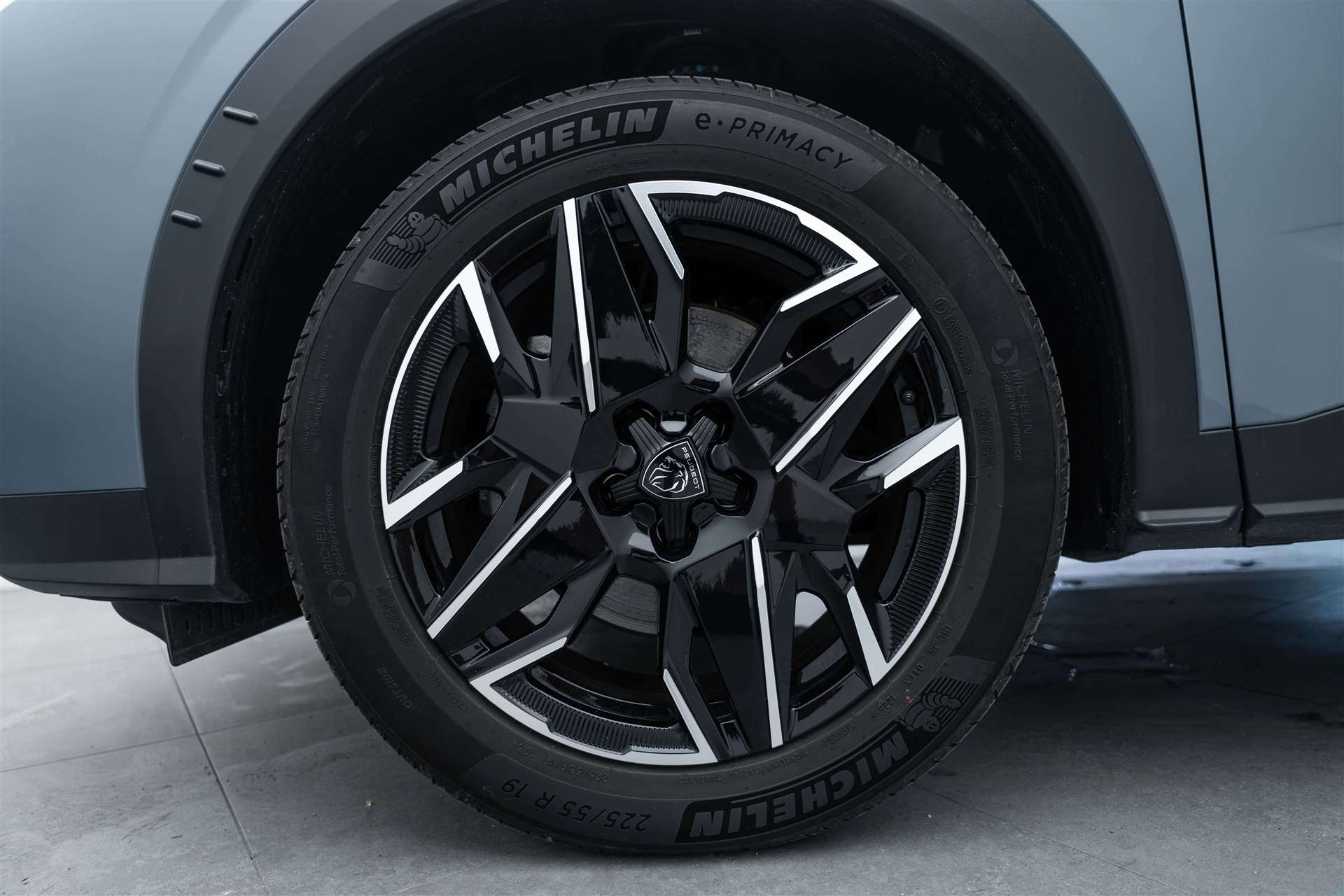 PEUGEOT 5008 145 Hybrid GT 7-Plätzer e-DCS-Automat-image-4