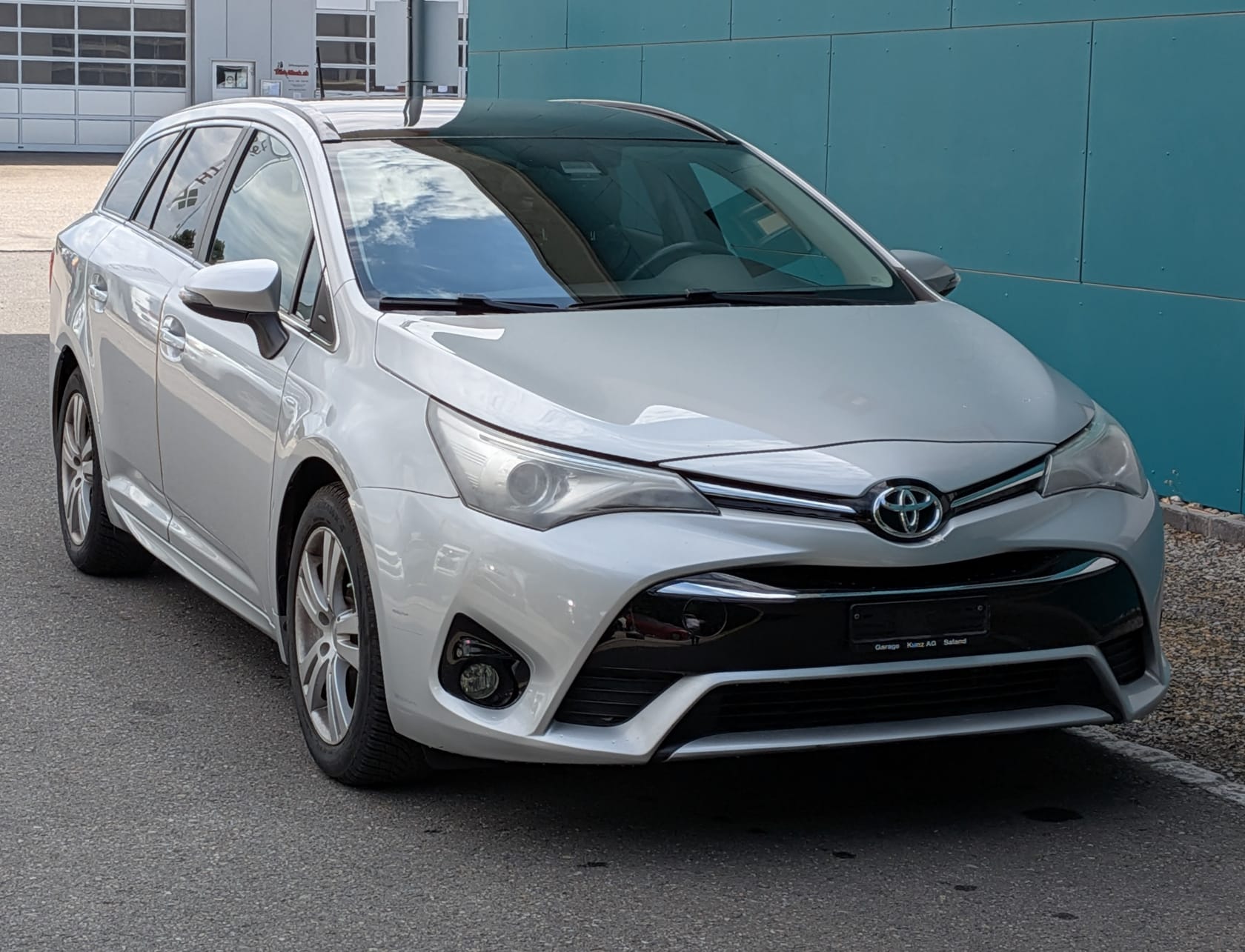 TOYOTA Avensis Touring Sports 2.0 D-4D Sol Premium-image-1