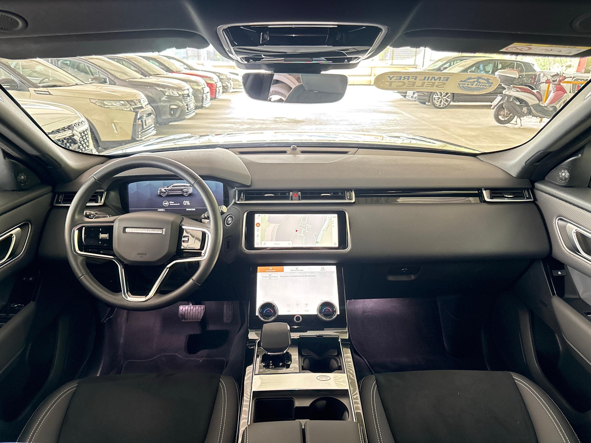 LAND ROVER Range Rover Velar 2.0 P400e + Pneumatici invernali inclusi-image-9