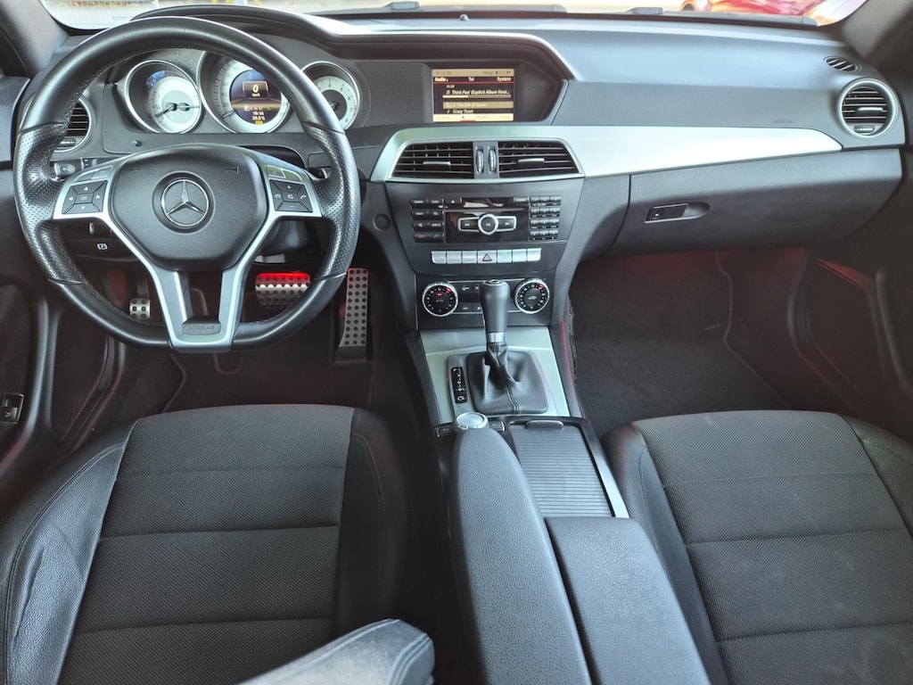 MERCEDES-BENZ C 180 Coupé 7G-Tronic AMG-image-11
