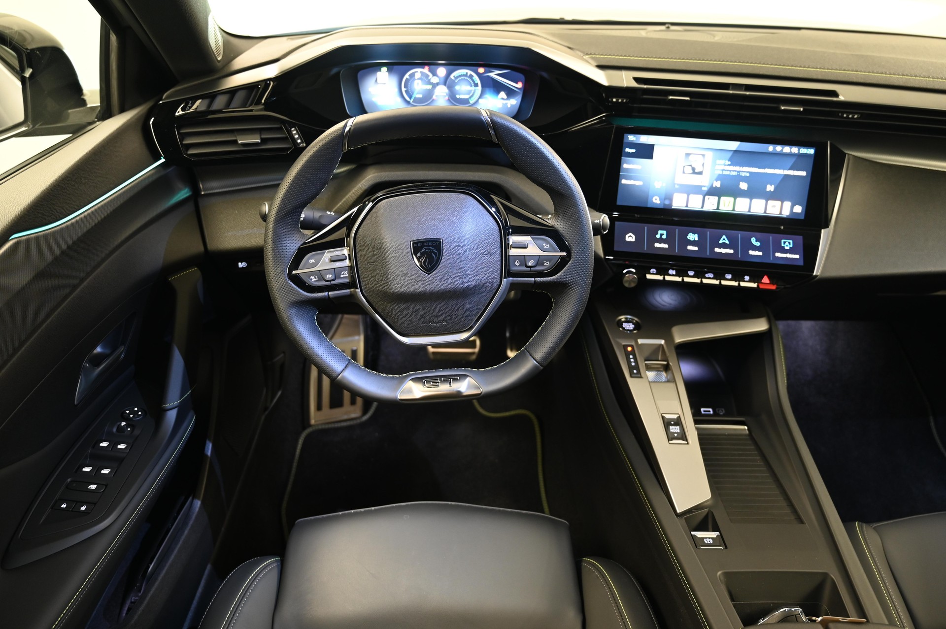 PEUGEOT 308 e-GT-image-6