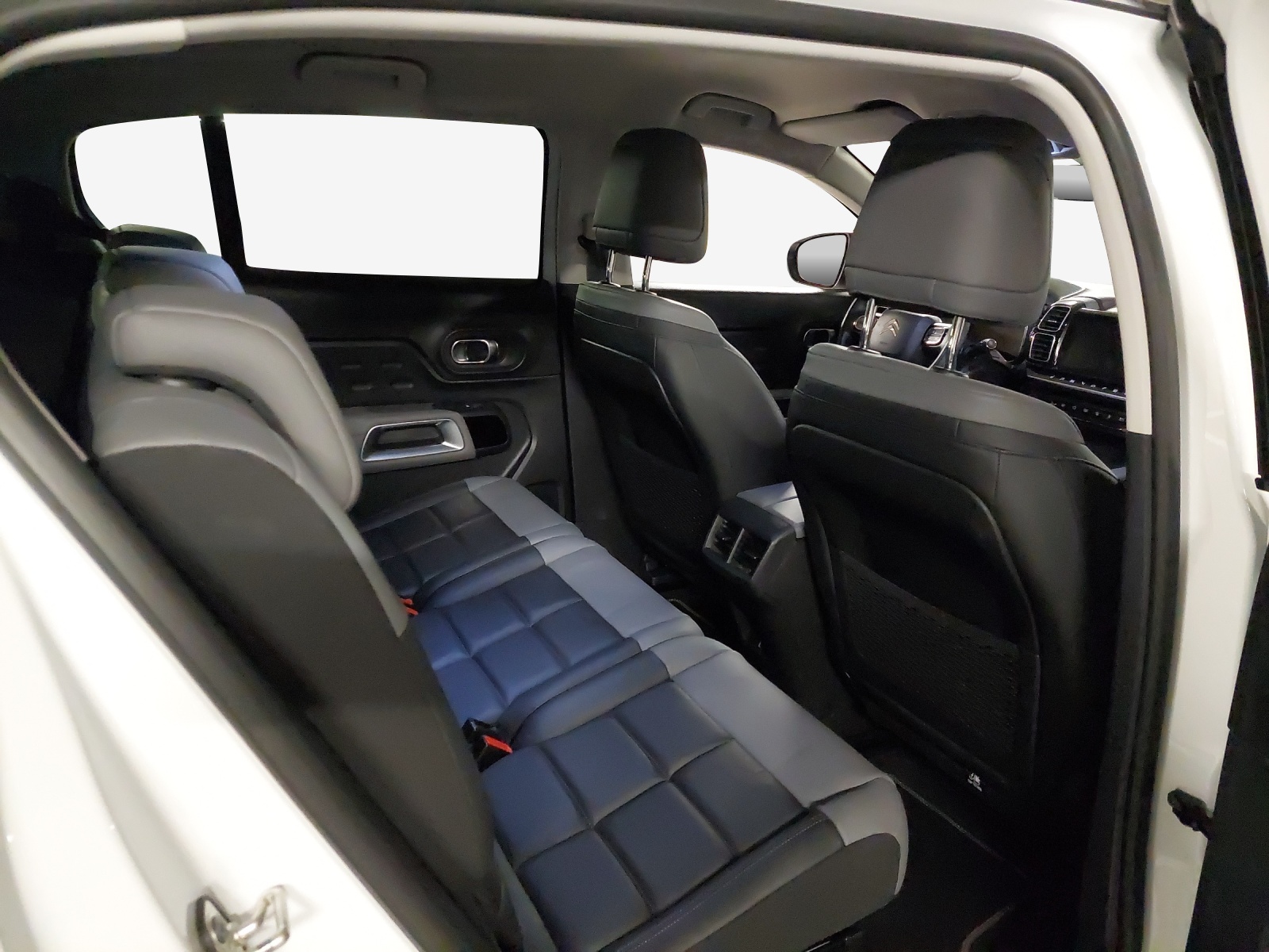 CITROEN C5 Aircross 1.6 PHEV Shine-image-13
