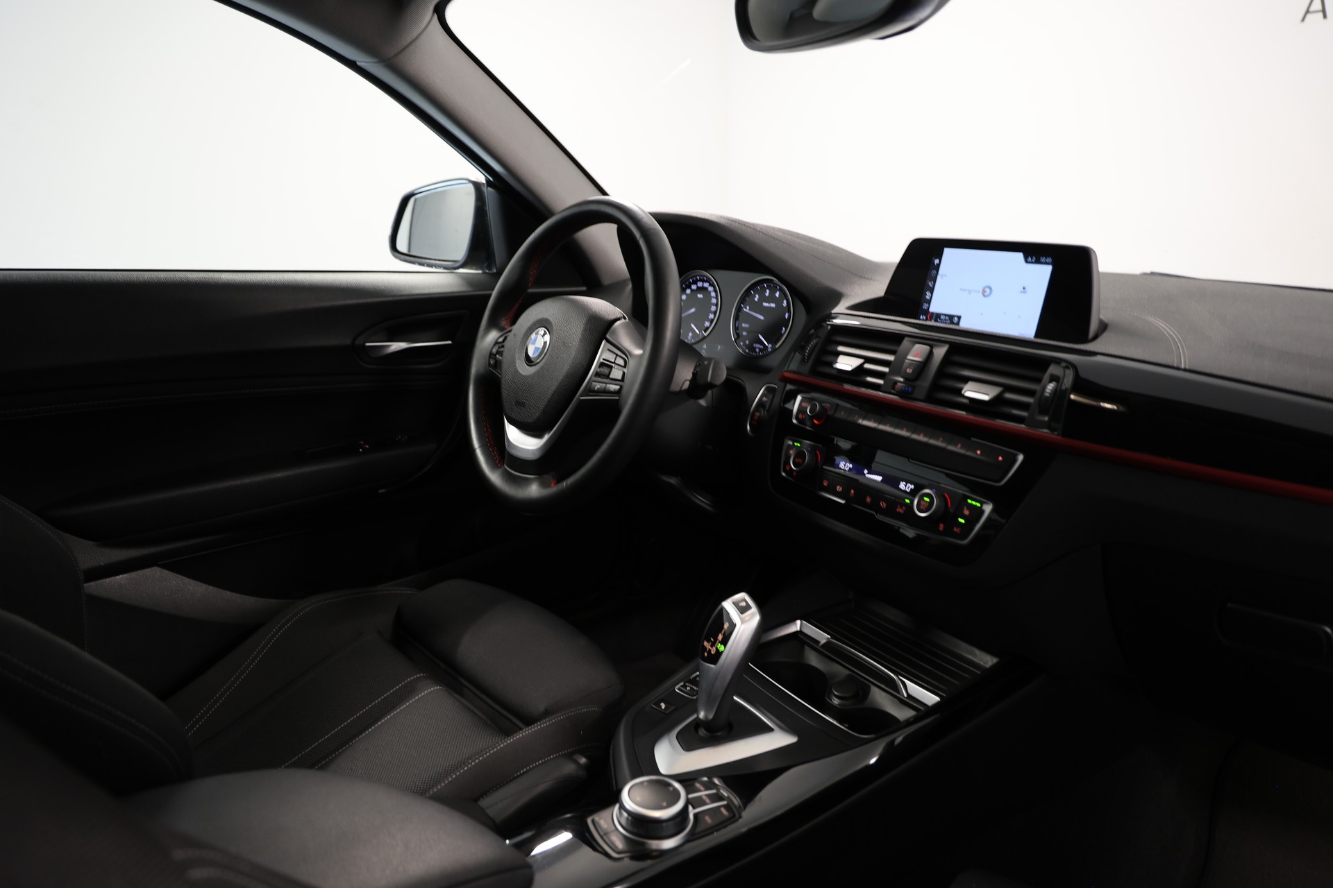 BMW 218i Steptronic-image-12