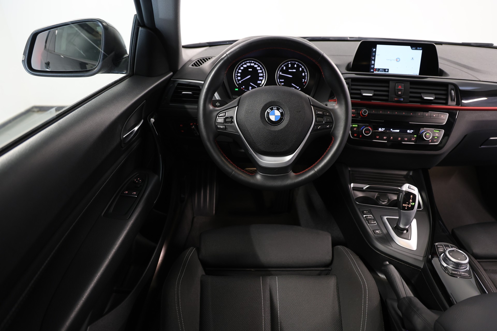 BMW 218i Steptronic-image-8