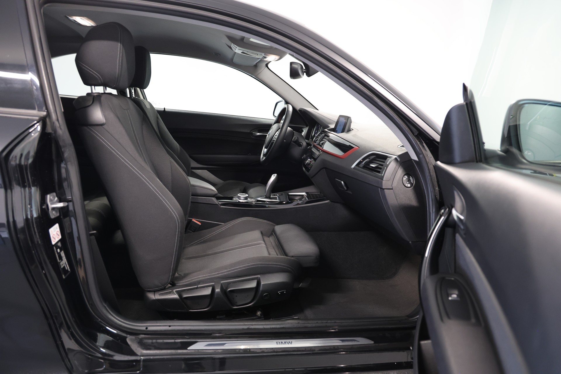 BMW 218i Steptronic-image-11