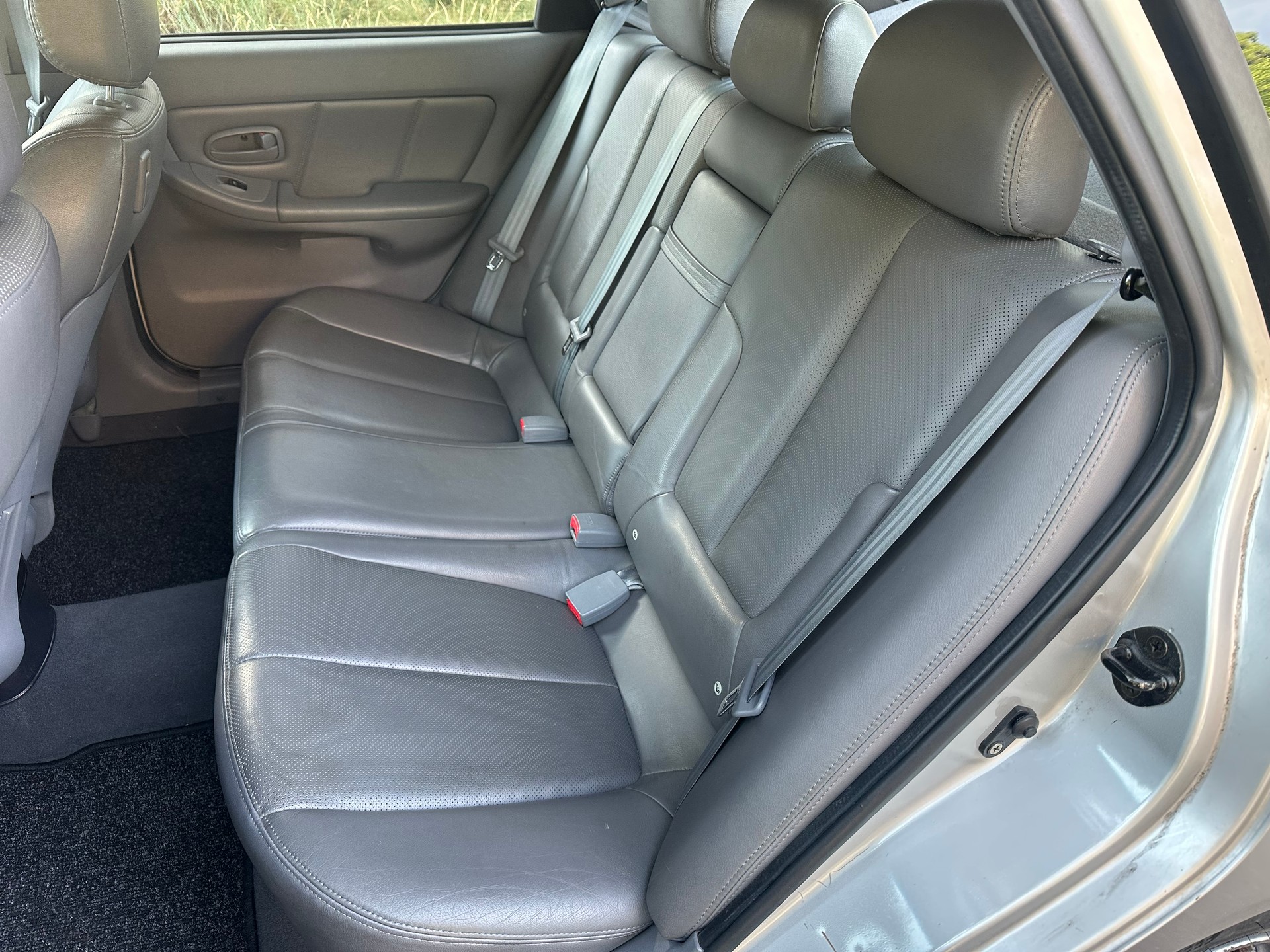 HYUNDAI Elantra 2.0 16V Swiss Edition-image-9
