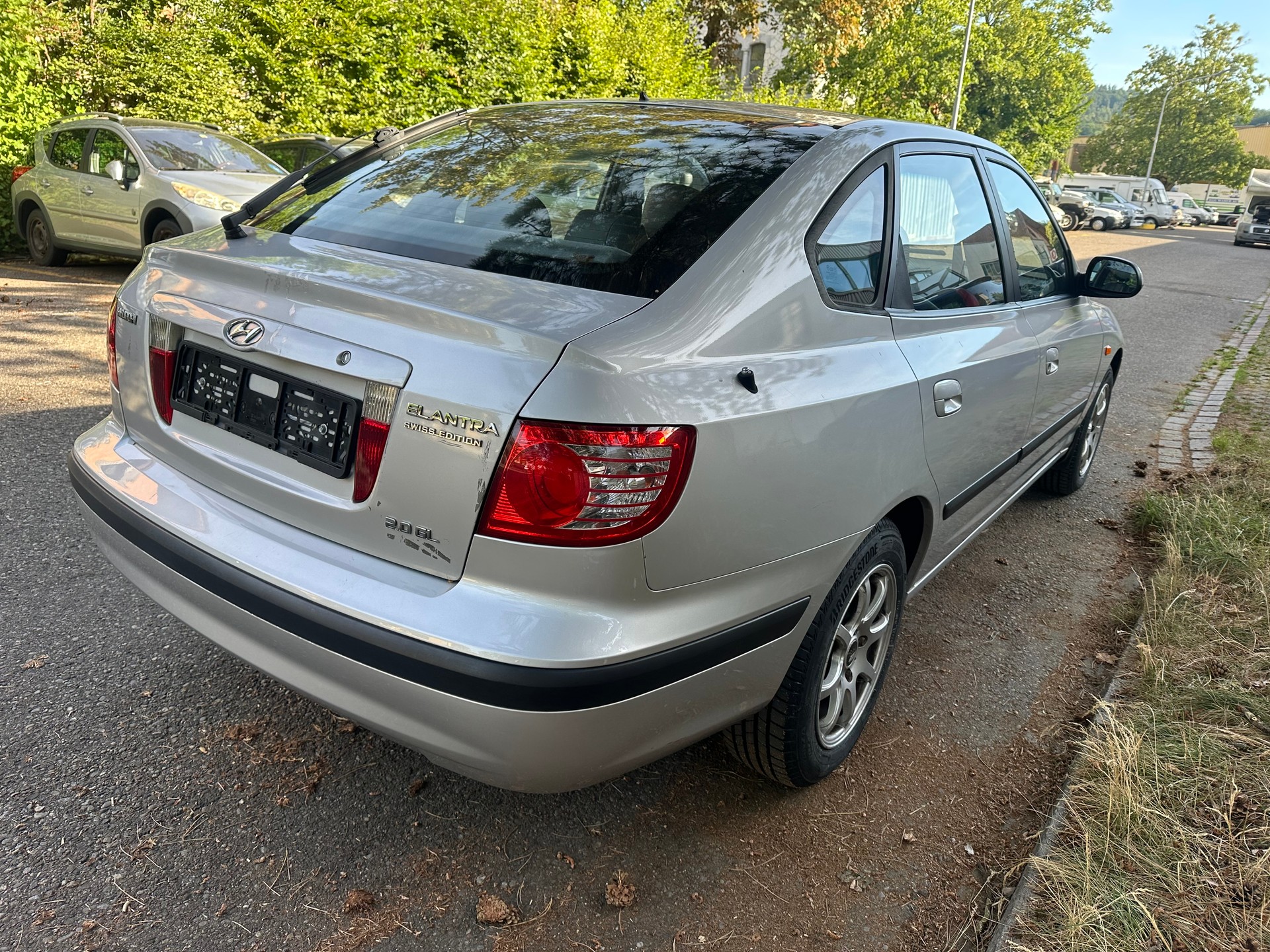 HYUNDAI Elantra 2.0 16V Swiss Edition-image-4