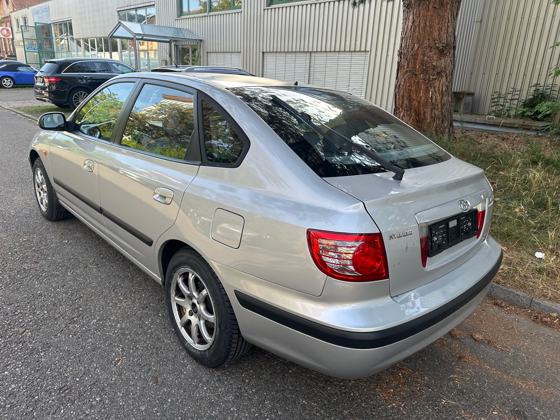 HYUNDAI Elantra 2.0 16V Swiss Edition-image-3