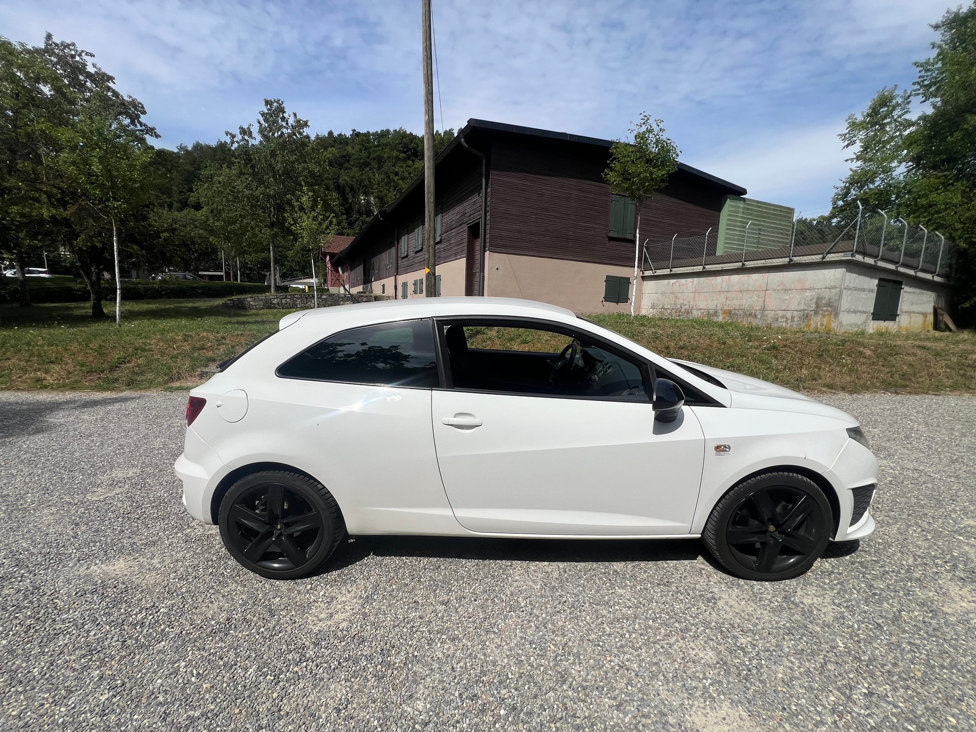 SEAT Ibiza SC 1.4 TSI Cupra DSG-image-3