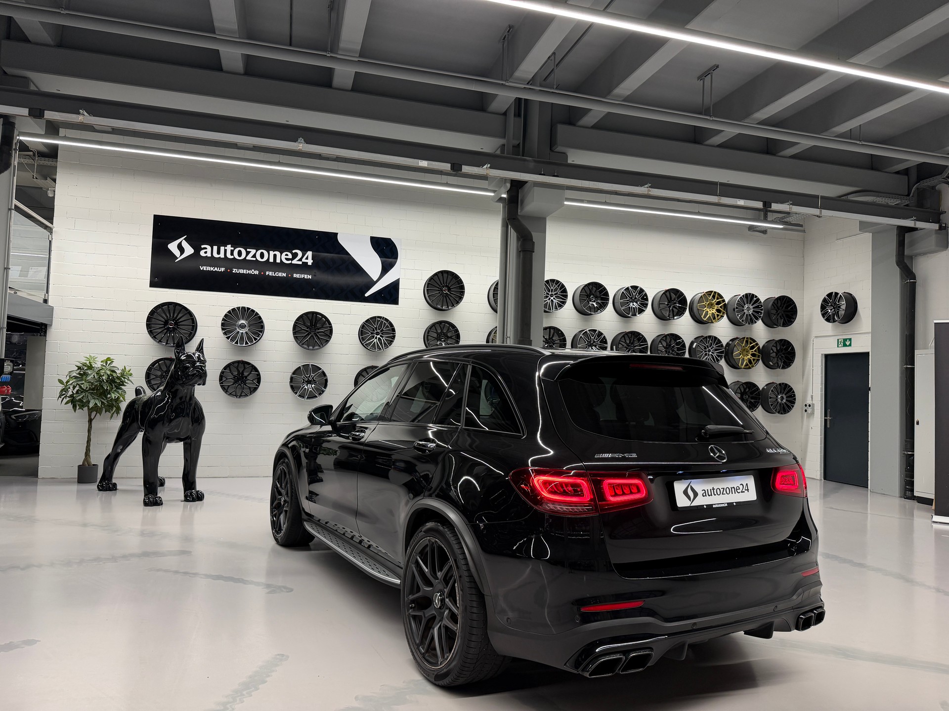 MERCEDES-BENZ GLC 63 S AMG 4m+ *CH-Auto*Gratis Service*Garantie*Top Ausstattung*AMG Performance Sitze High End*-image-8