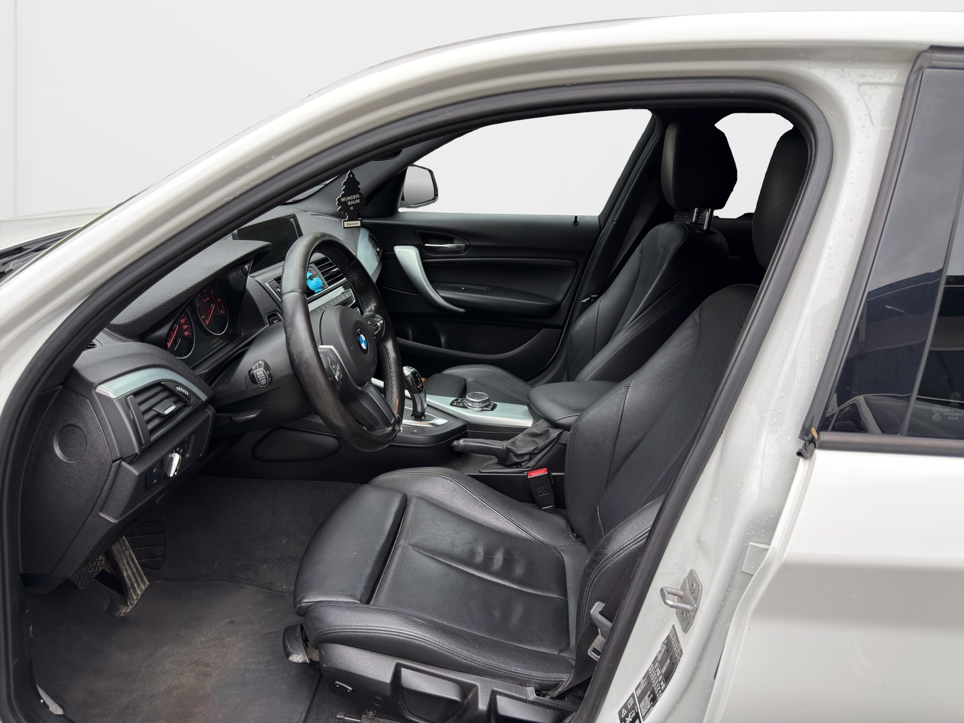 BMW 120d xDrive M Sport Steptronic-image-9