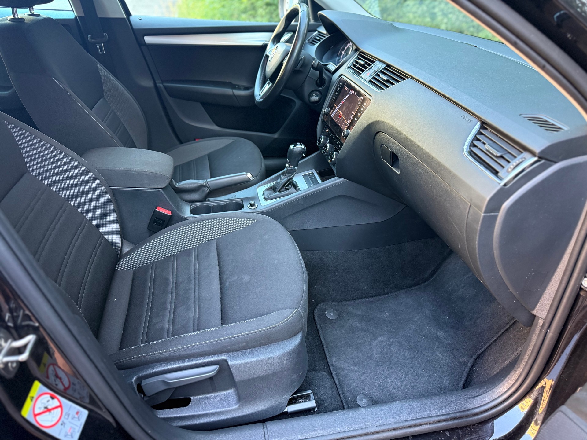 SKODA Octavia Combi 2.0 TDI Ambition DSG-image-3