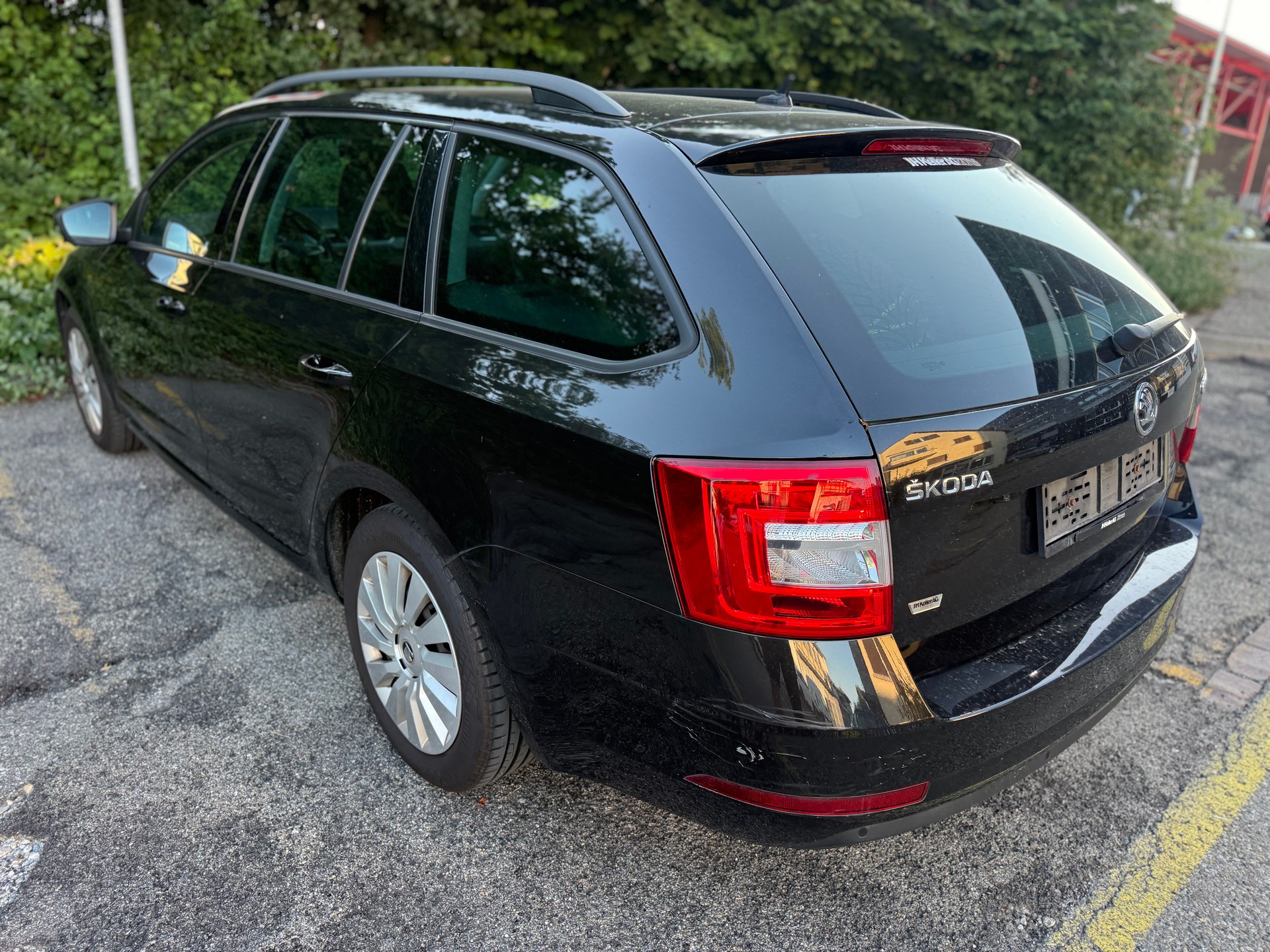 SKODA Octavia Combi 2.0 TDI Ambition DSG-image-5