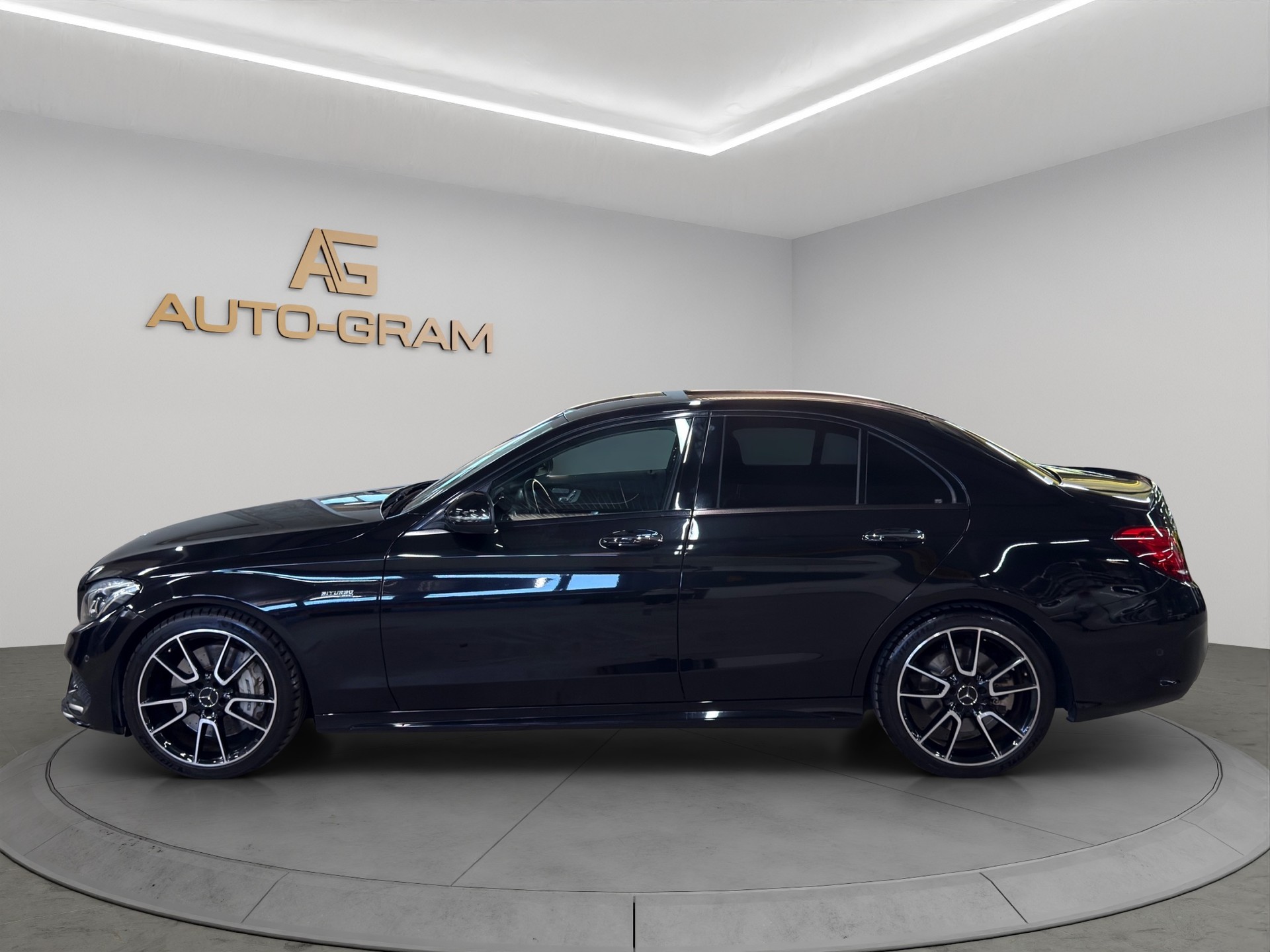 MERCEDES-BENZ C 43 AMG 4Matic 9G-Tronic-image-2