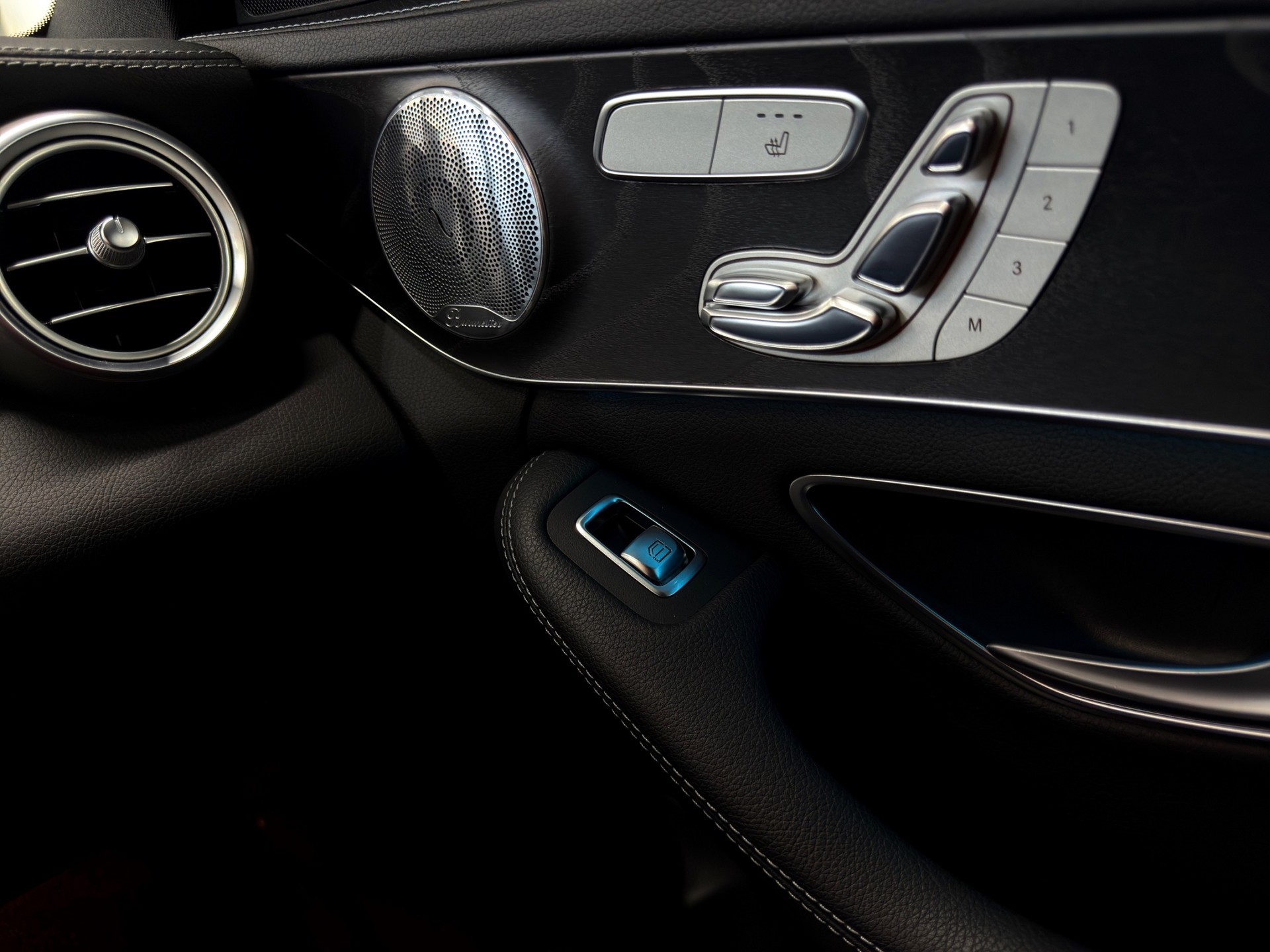 MERCEDES-BENZ C 43 AMG 4Matic 9G-Tronic-image-24