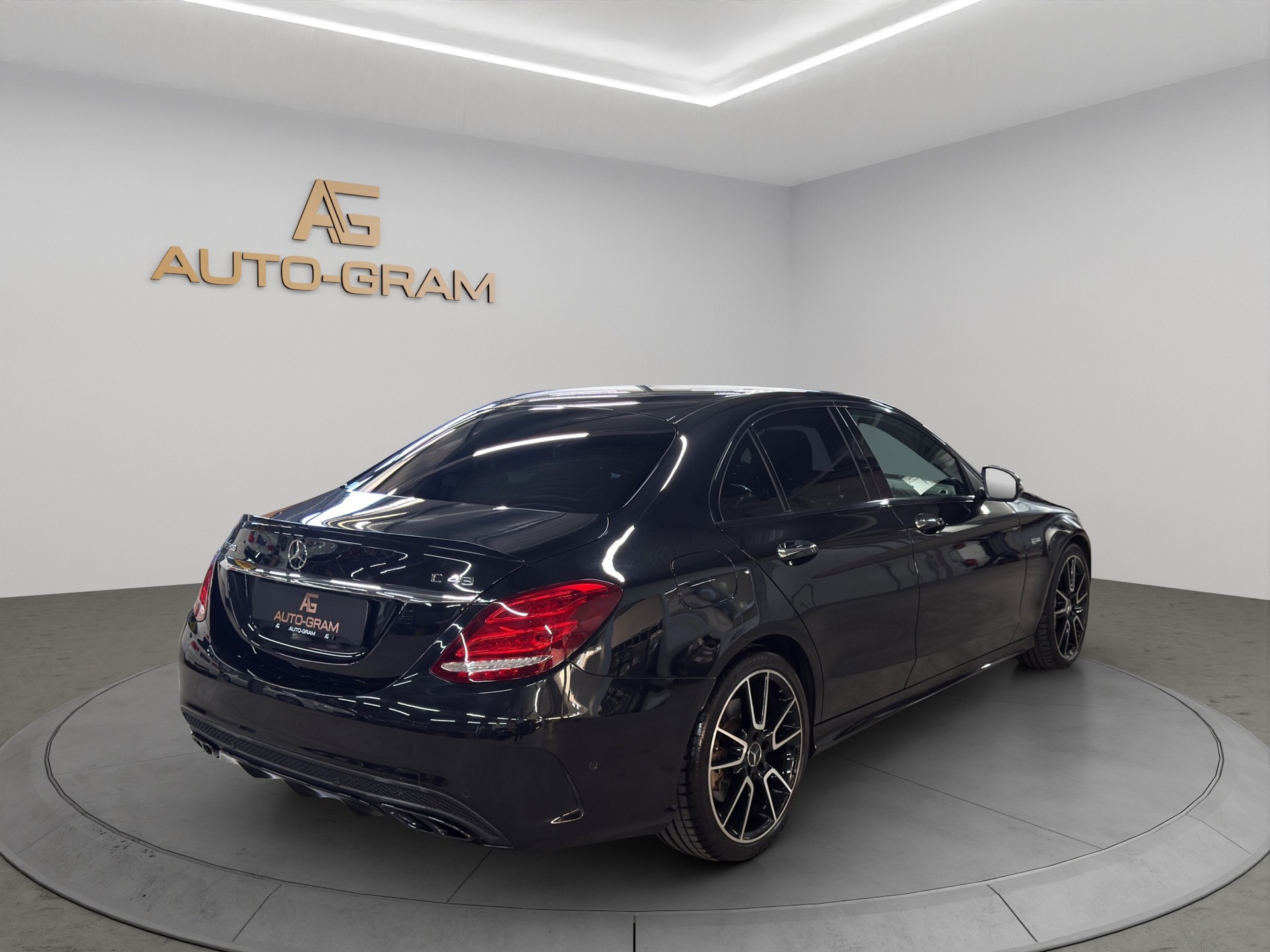 MERCEDES-BENZ C 43 AMG 4Matic 9G-Tronic-image-5