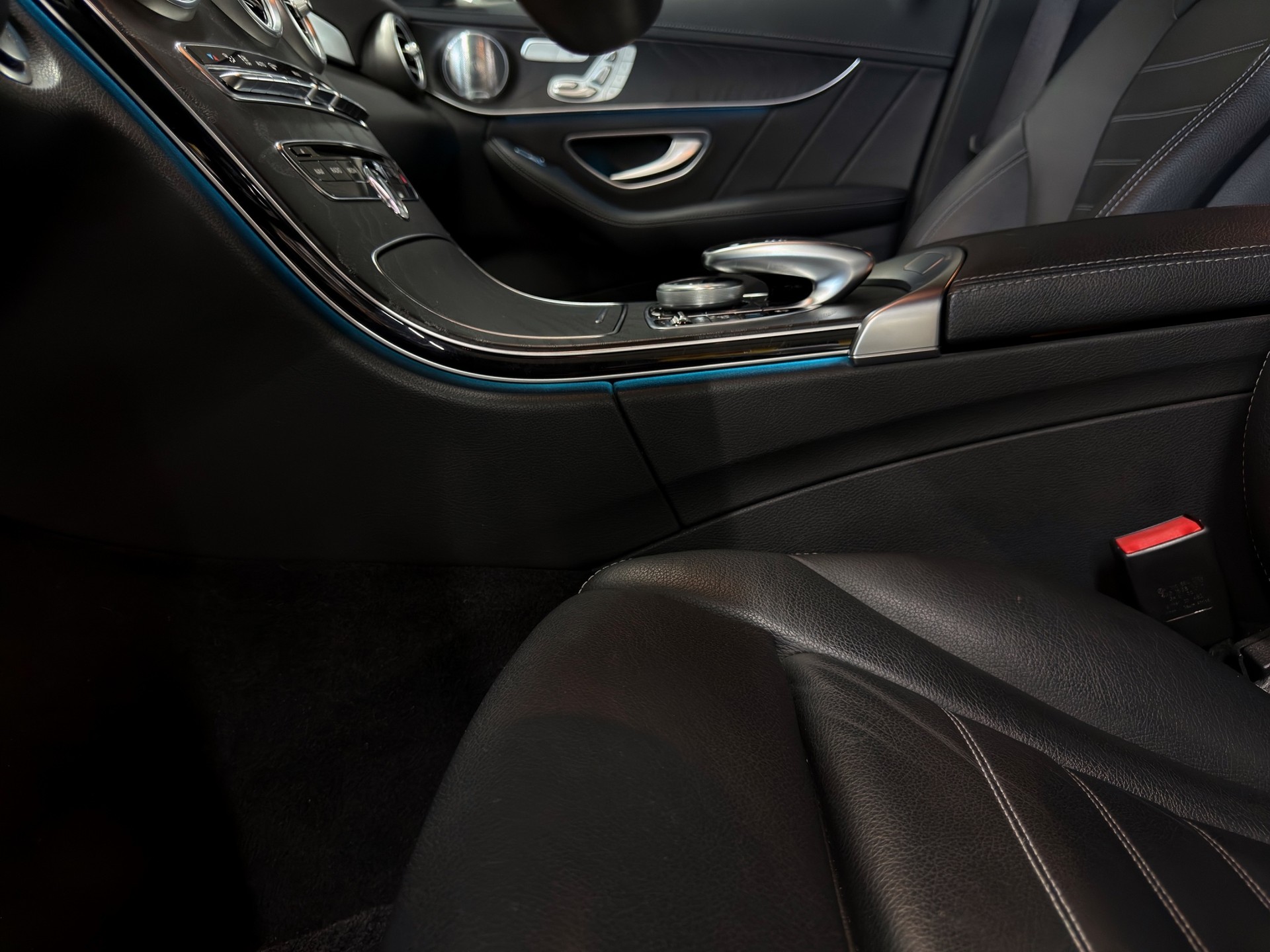 MERCEDES-BENZ C 43 AMG 4Matic 9G-Tronic-image-27
