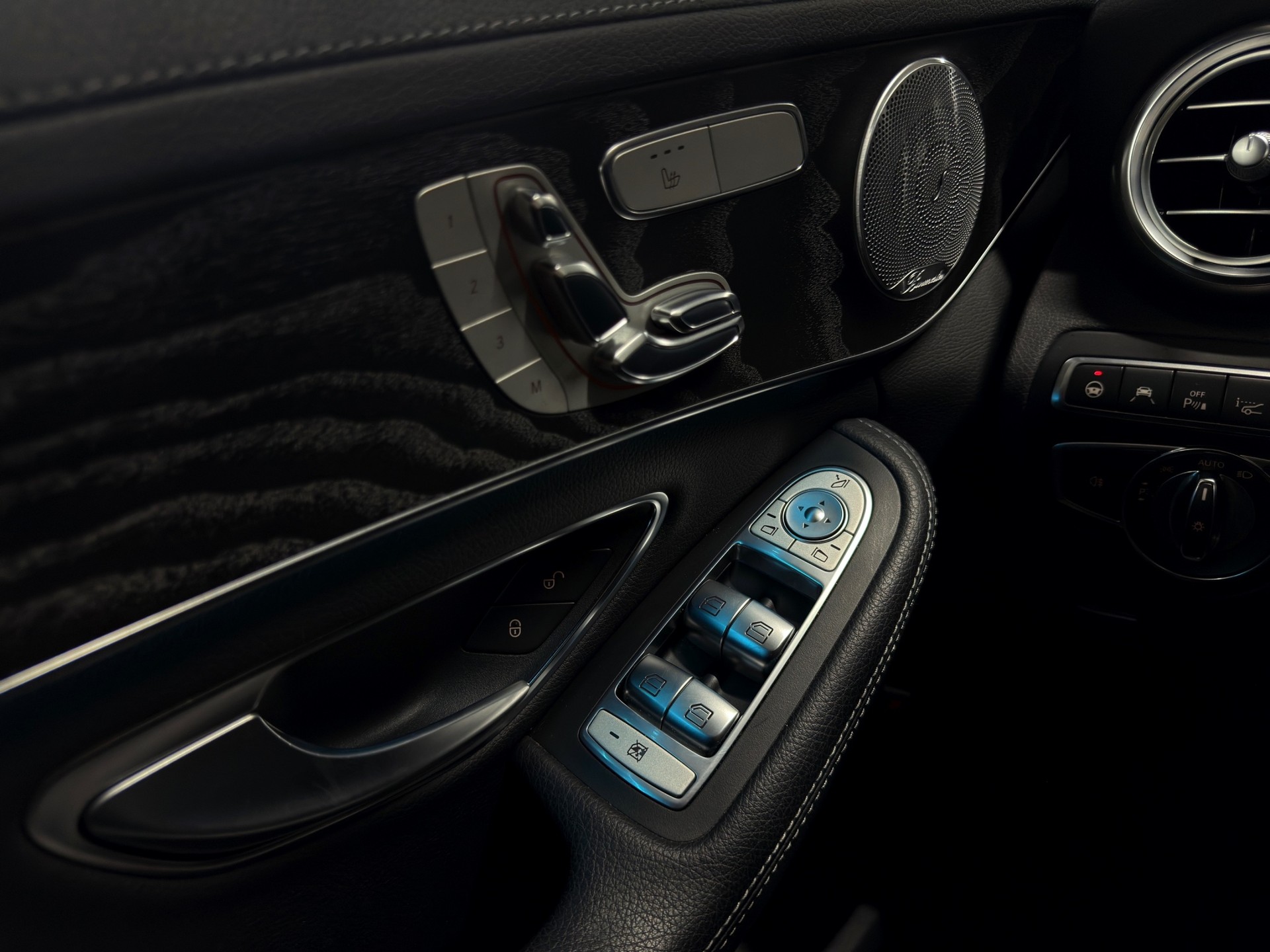 MERCEDES-BENZ C 43 AMG 4Matic 9G-Tronic-image-26