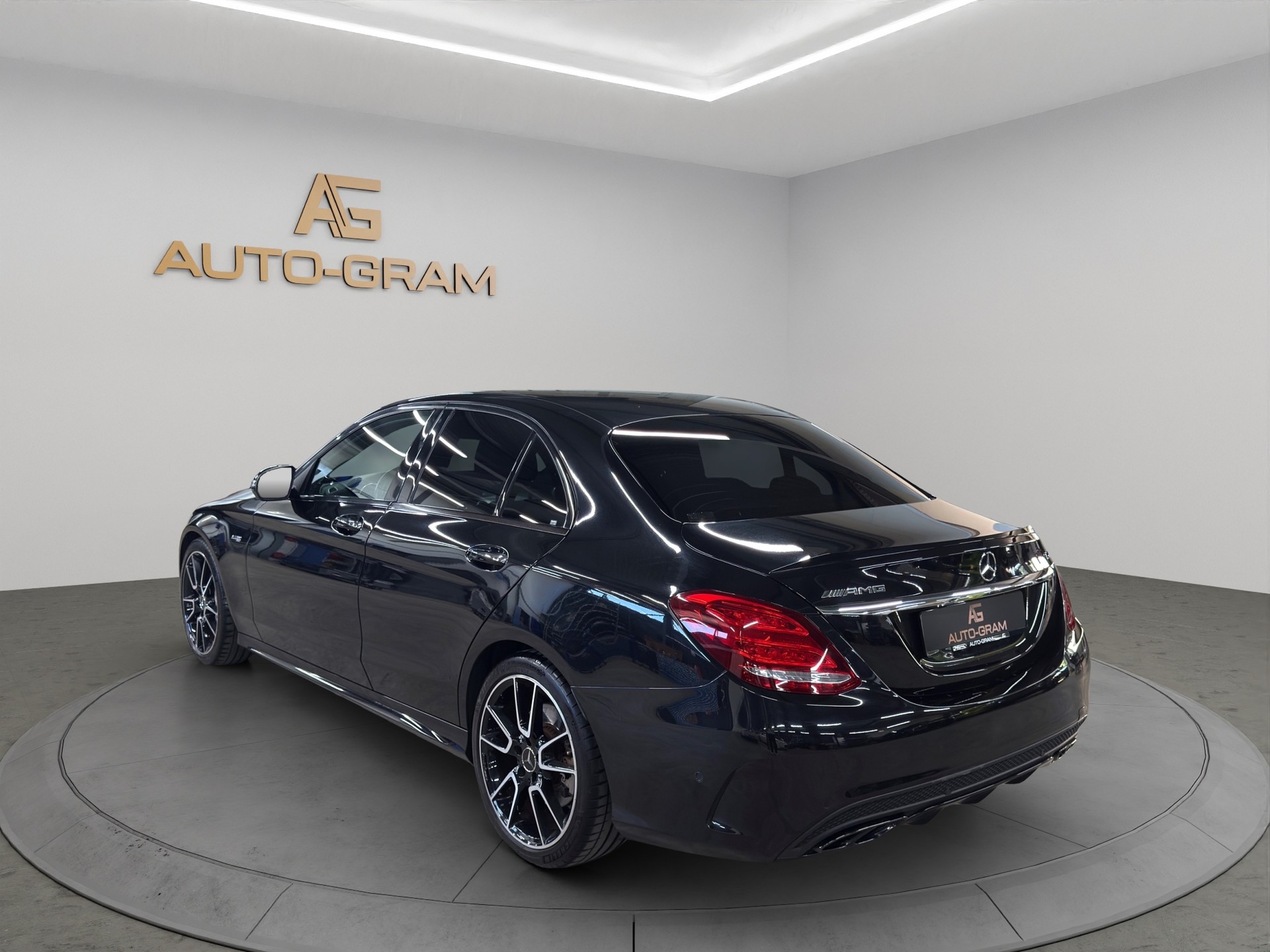 MERCEDES-BENZ C 43 AMG 4Matic 9G-Tronic-image-3