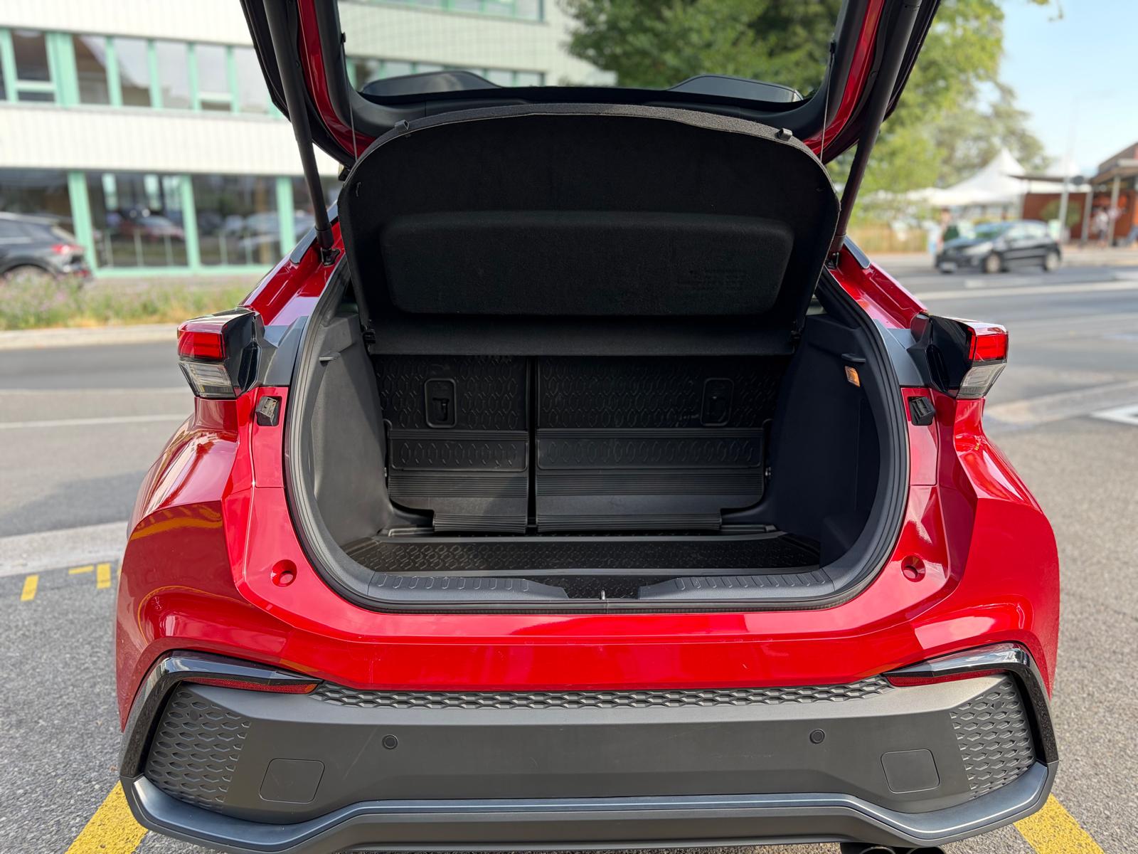 TOYOTA C-HR 2.0 HSD CVT Style 2WD-image-16