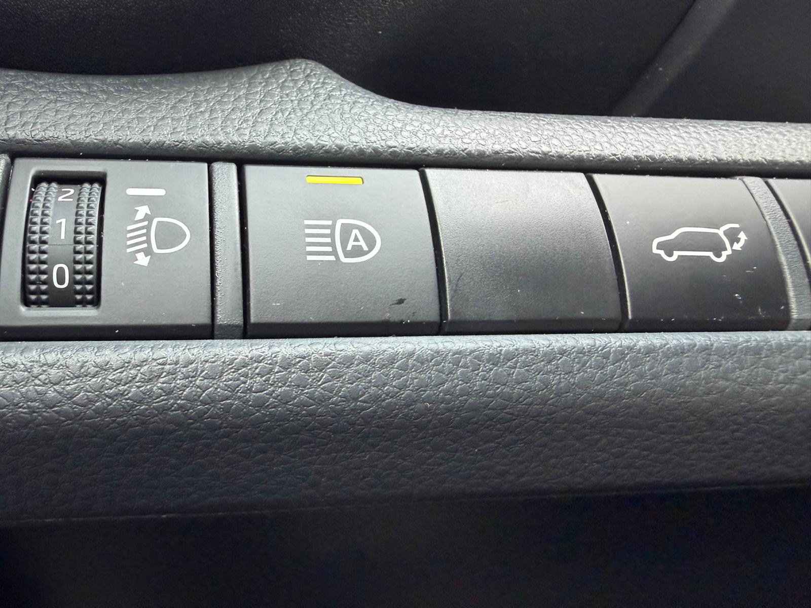 TOYOTA C-HR 2.0 HSD CVT Style 2WD-image-12