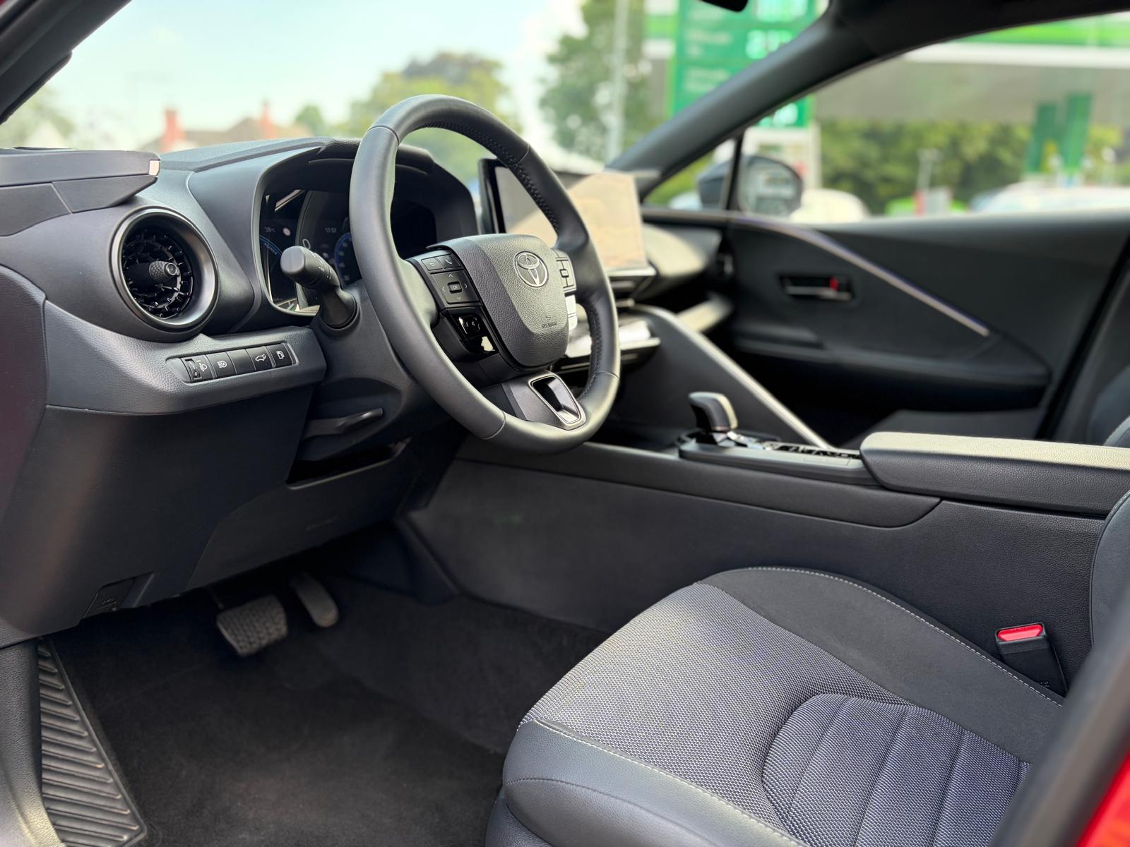 TOYOTA C-HR 2.0 HSD CVT Style 2WD-image-9