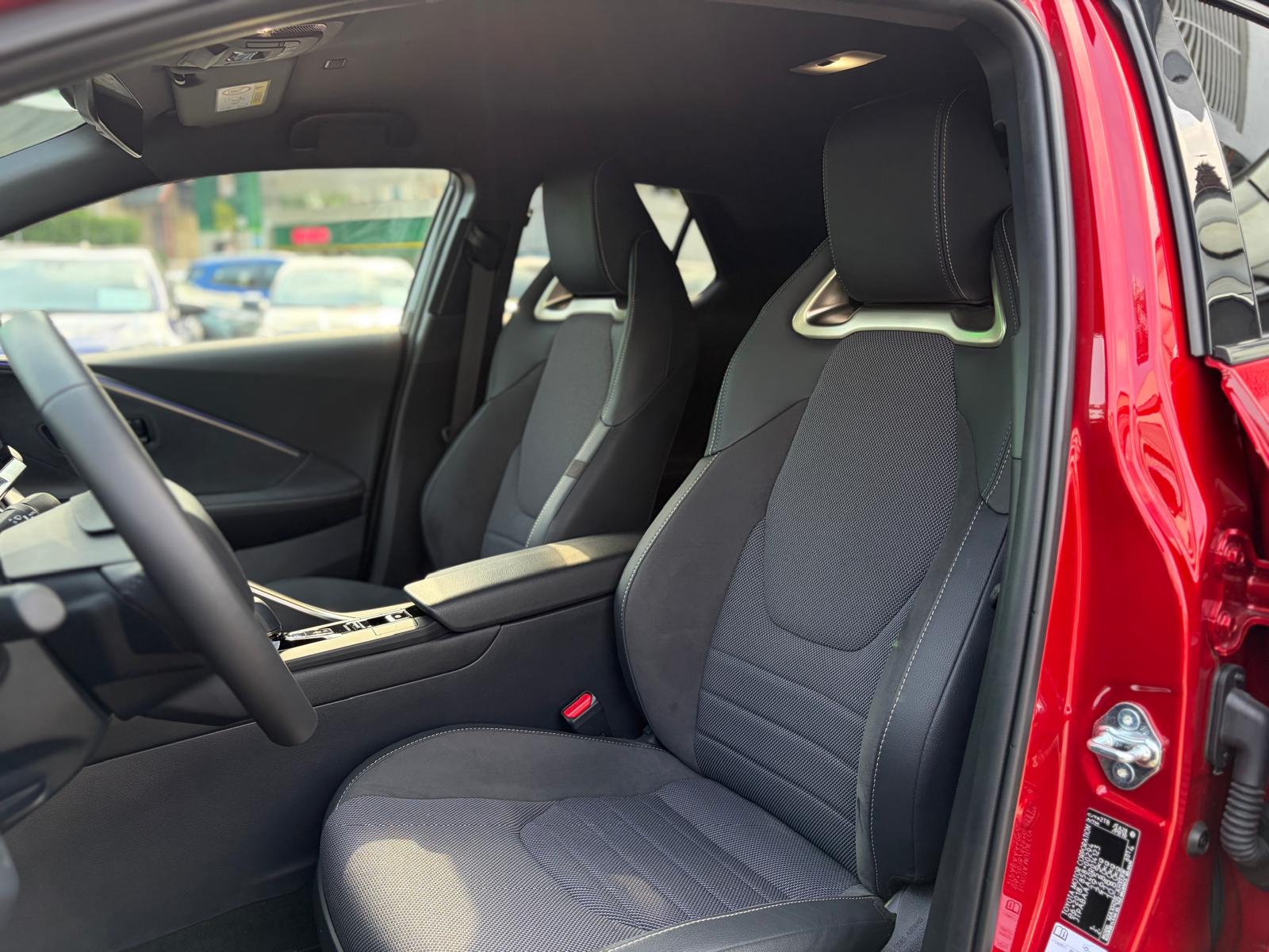 TOYOTA C-HR 2.0 HSD CVT Style 2WD-image-10