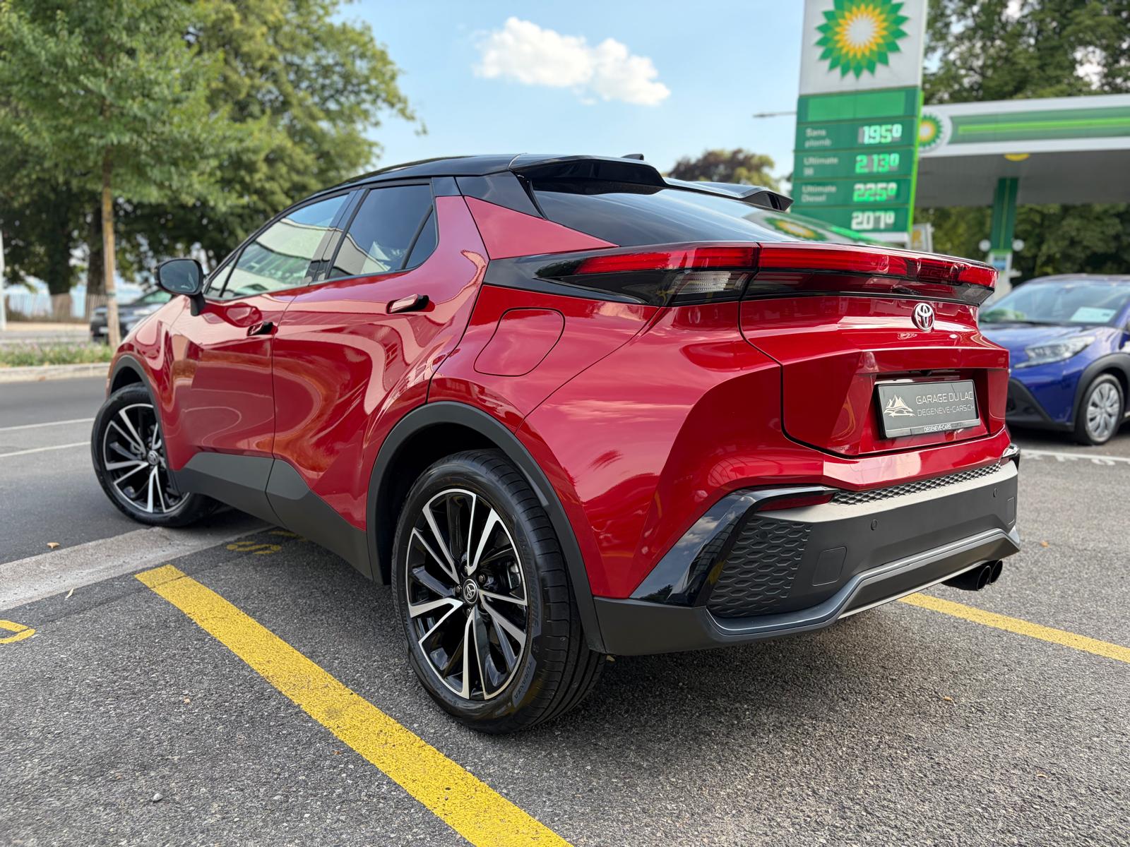 TOYOTA C-HR 2.0 HSD CVT Style 2WD-image-2