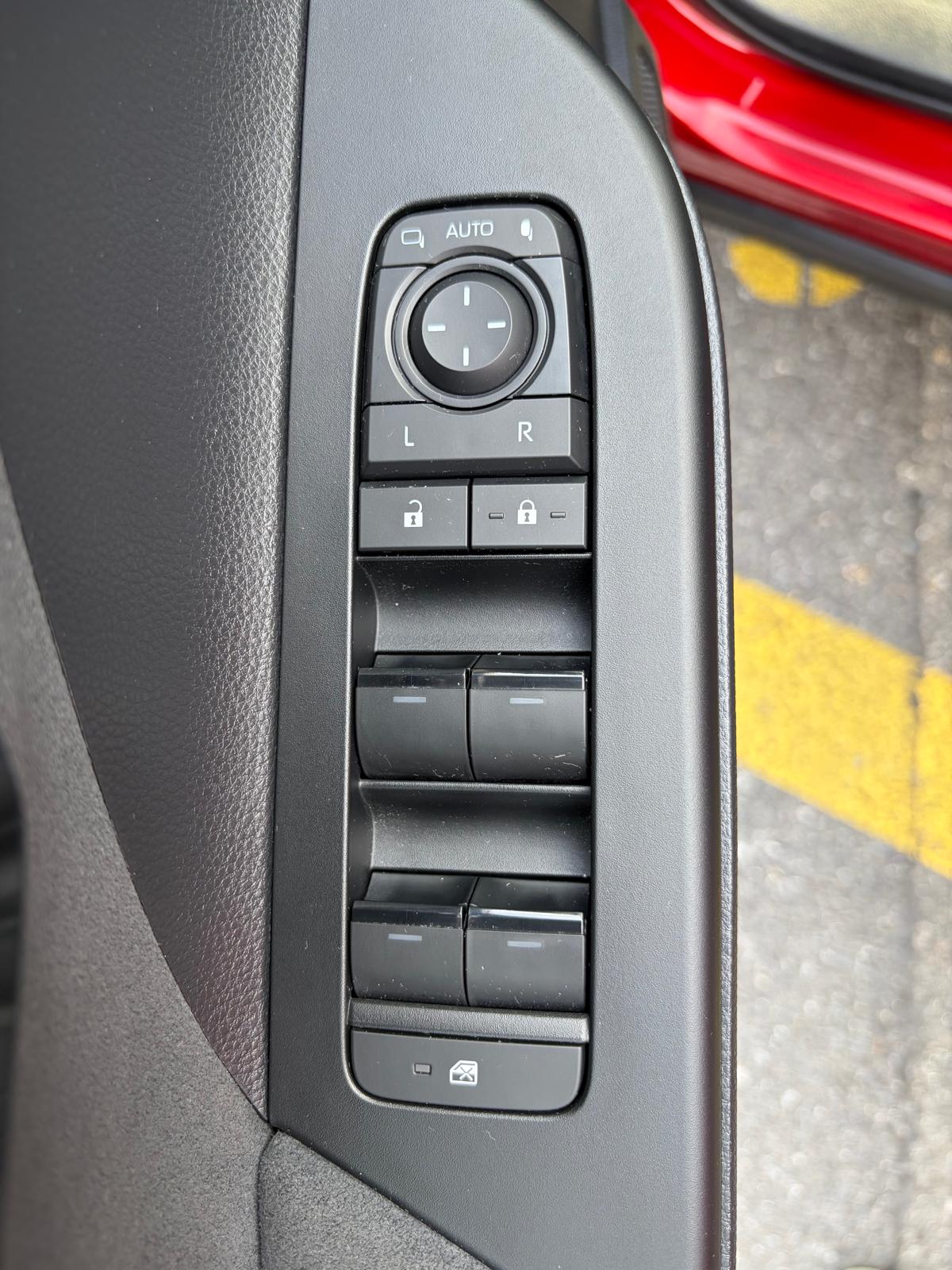 TOYOTA C-HR 2.0 HSD CVT Style 2WD-image-14