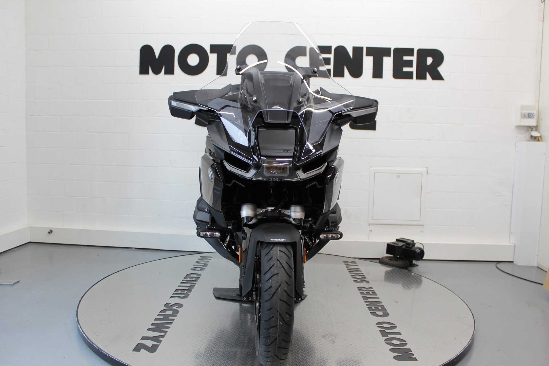 BMW R 1300 RT-showroom-element-2