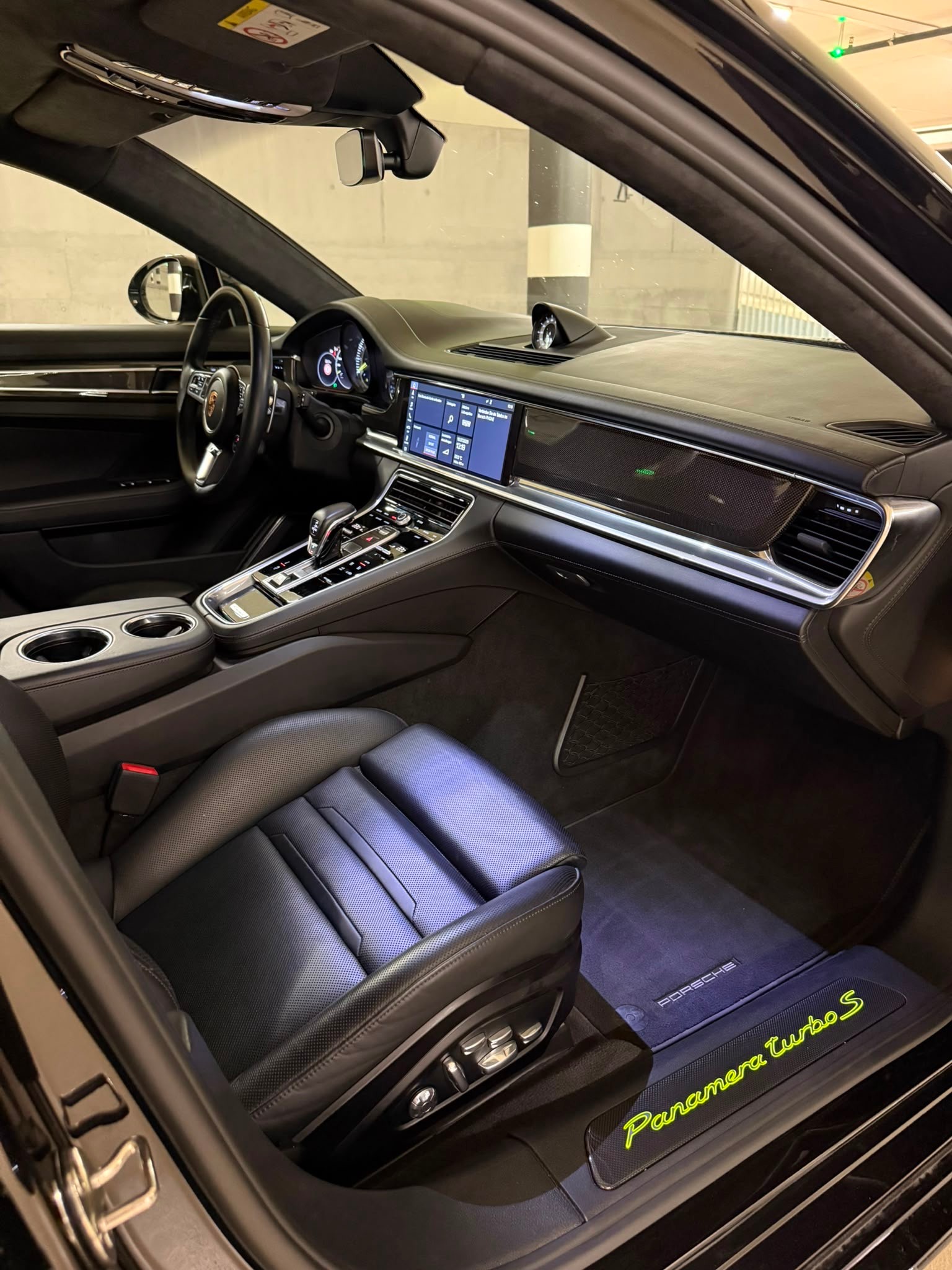 PORSCHE Panamera Turbo S E-Hybrid PDK-image-10