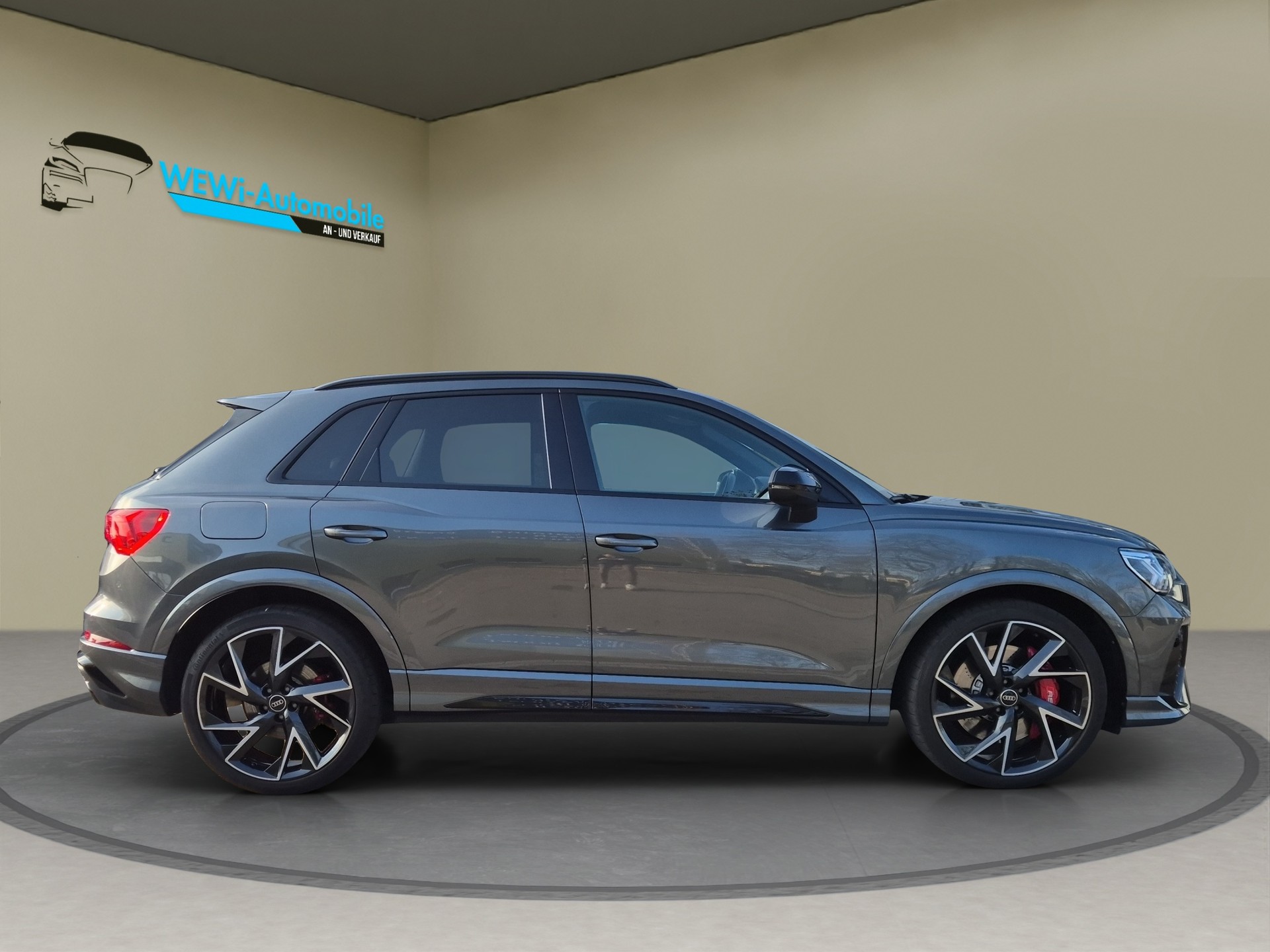 AUDI RS Q3 2.5 TFSI quattro S tronic-image-5