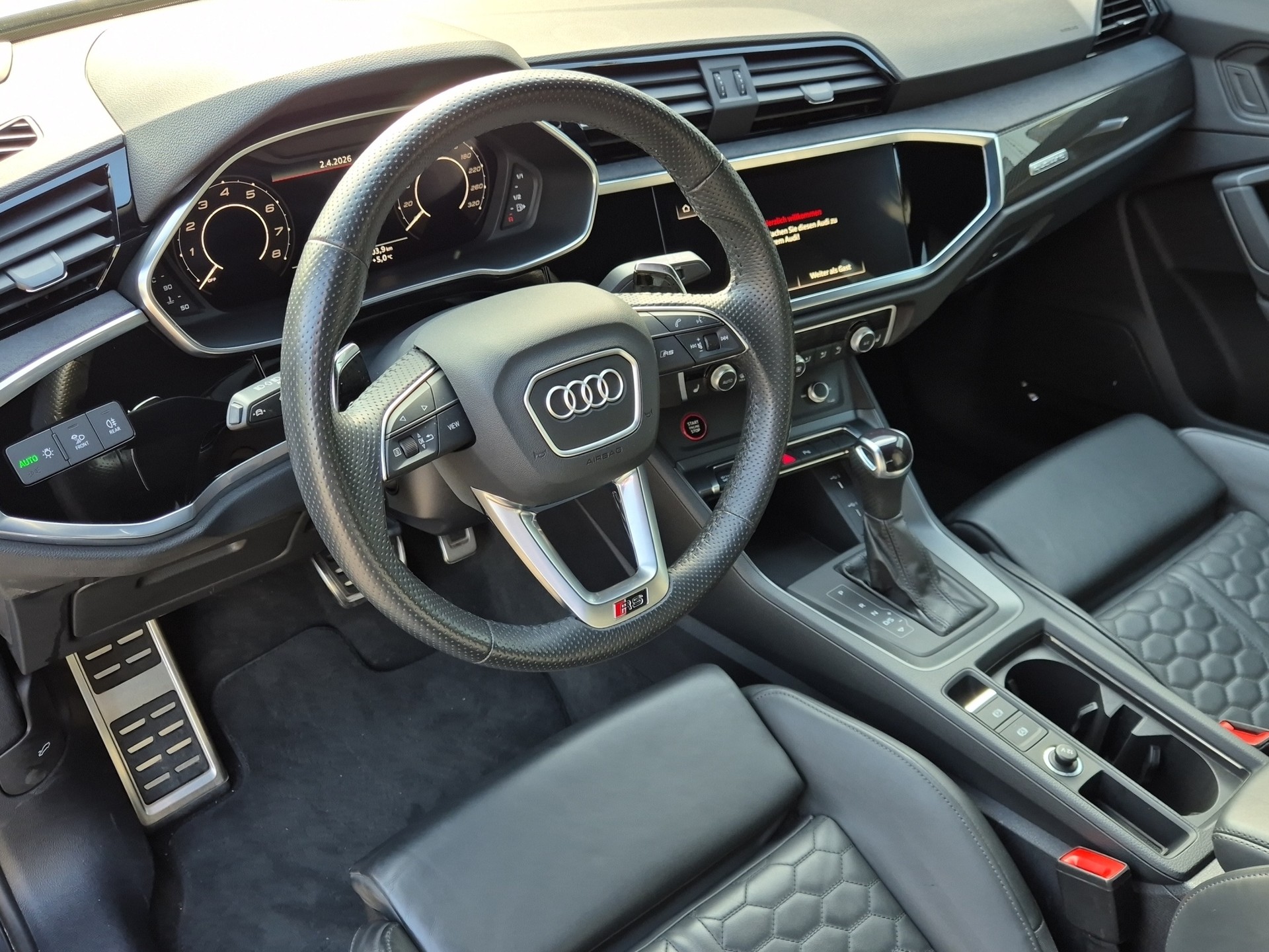 AUDI RS Q3 2.5 TFSI quattro S tronic-image-10