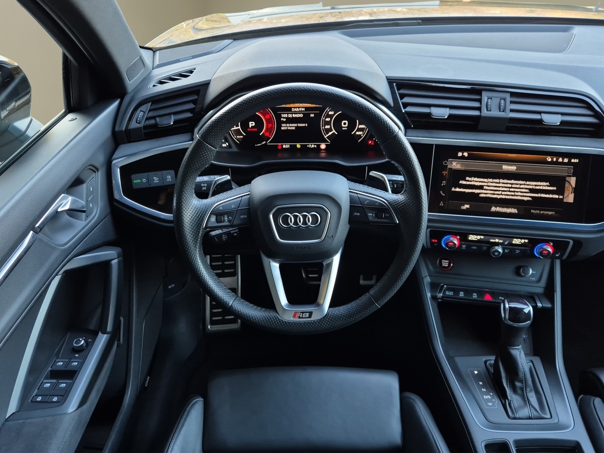 AUDI RS Q3 2.5 TFSI quattro S tronic-image-11