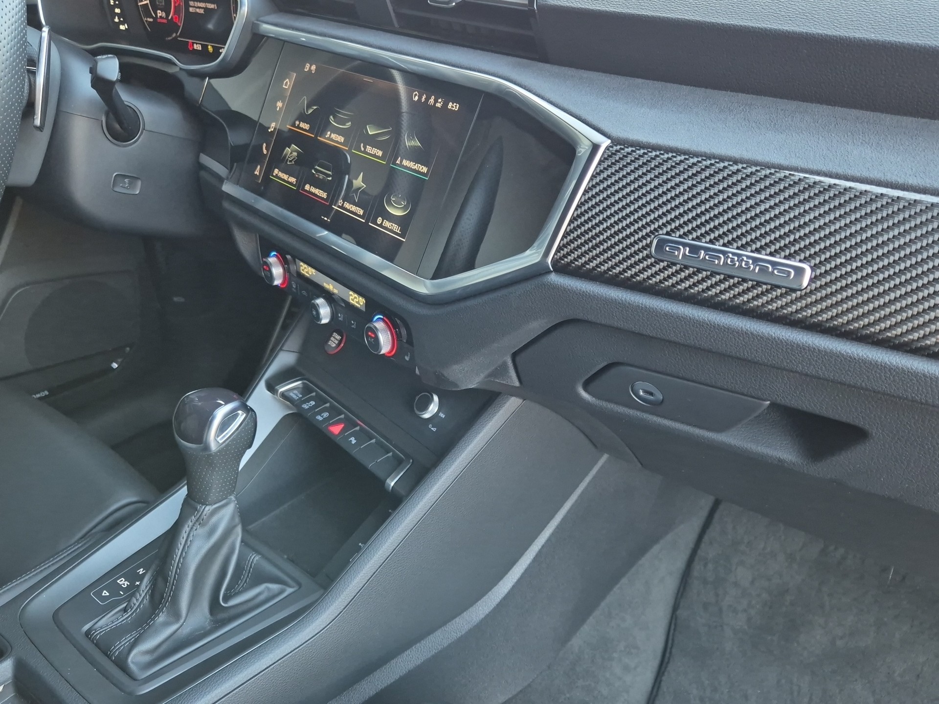 AUDI RS Q3 2.5 TFSI quattro S tronic-image-17