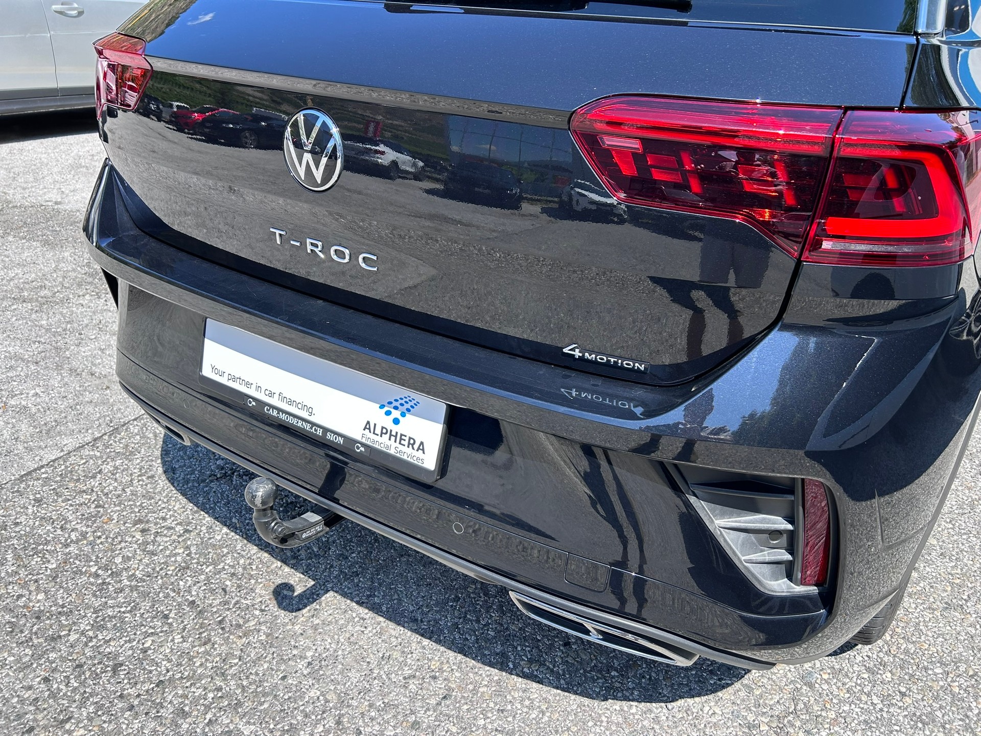 VW T-Roc 2.0 TSI R-Line DSG 4Motion-image-5