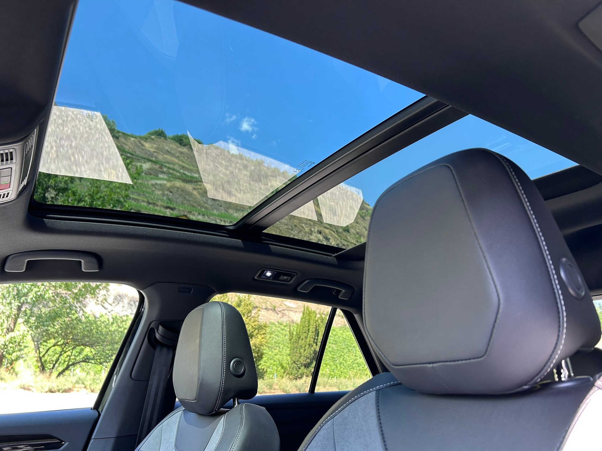VW T-Roc 2.0 TSI R-Line DSG 4Motion-image-10