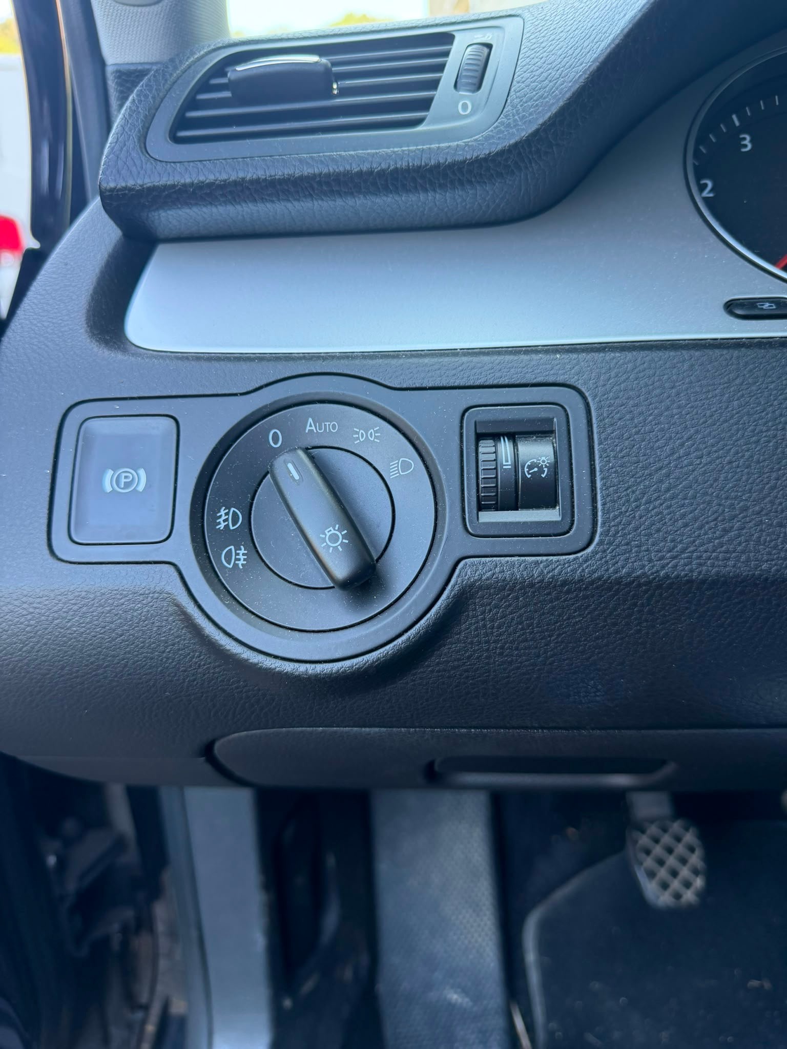 VW Passat Variant 1.4 TSI BlueMotion Comfortline-image-9