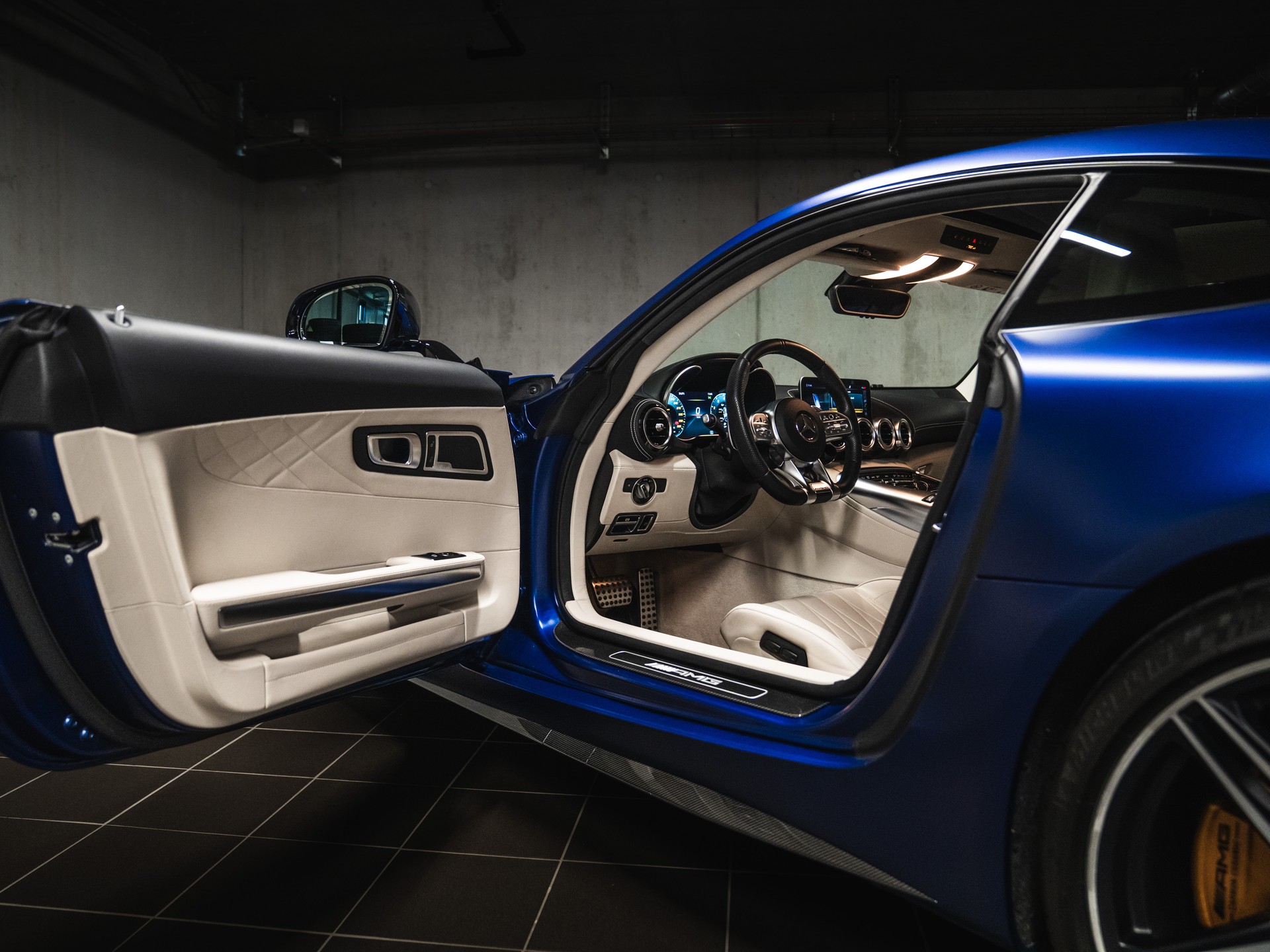 MERCEDES-BENZ AMG GT C Speedshift DCT-image-5