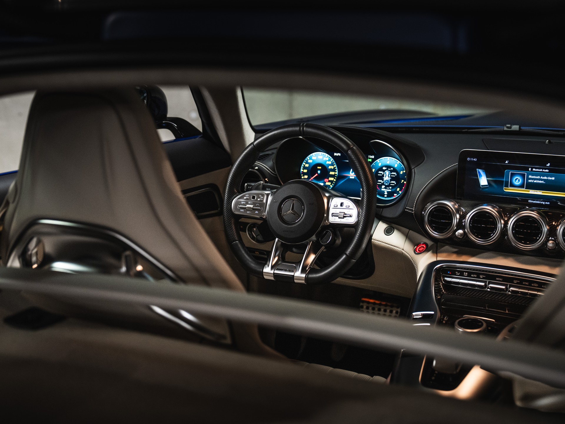MERCEDES-BENZ AMG GT C Speedshift DCT-image-7