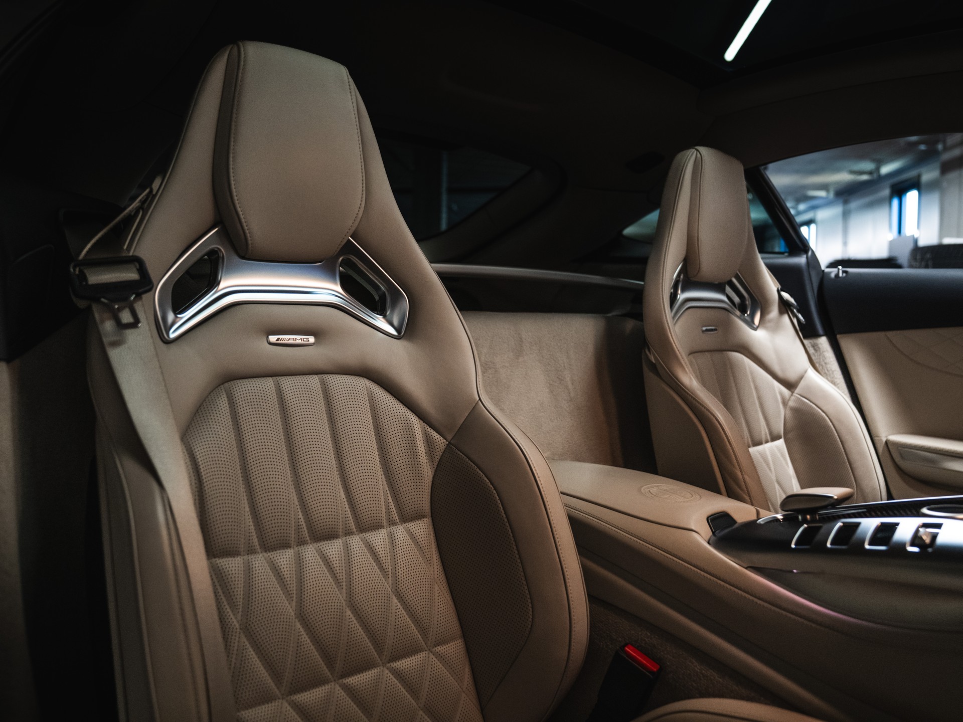MERCEDES-BENZ AMG GT C Speedshift DCT-image-6