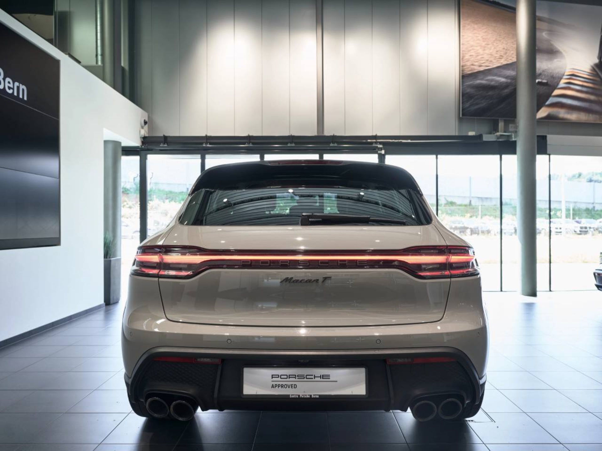 PORSCHE Macan T-image-5