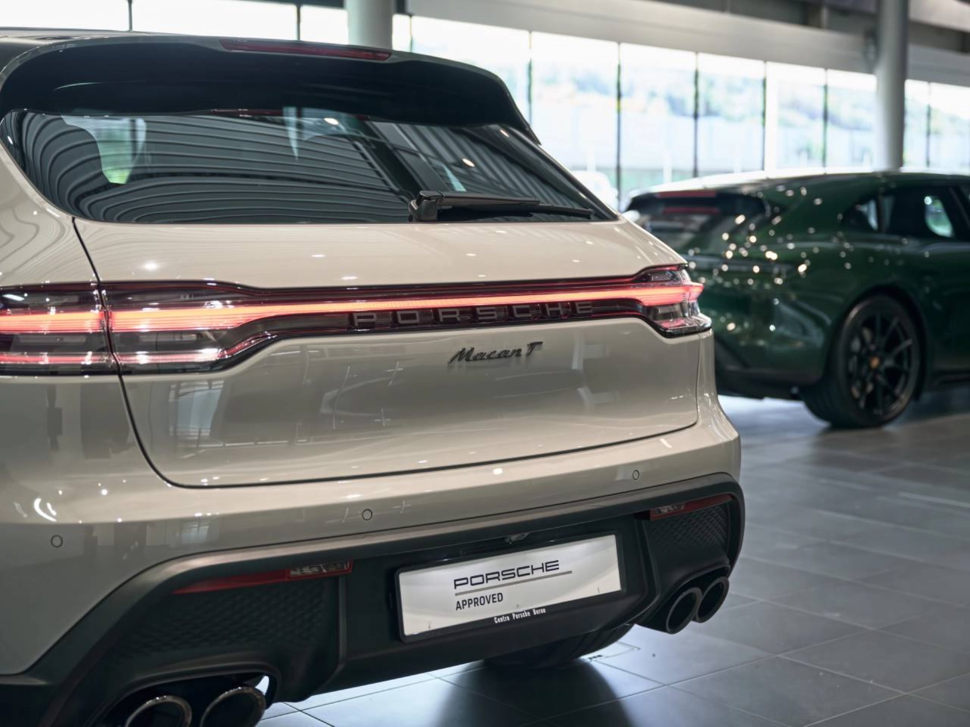 PORSCHE Macan T-image-27