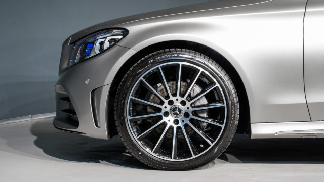 MERCEDES-BENZ C 200 AMG Line 4Matic-image-4