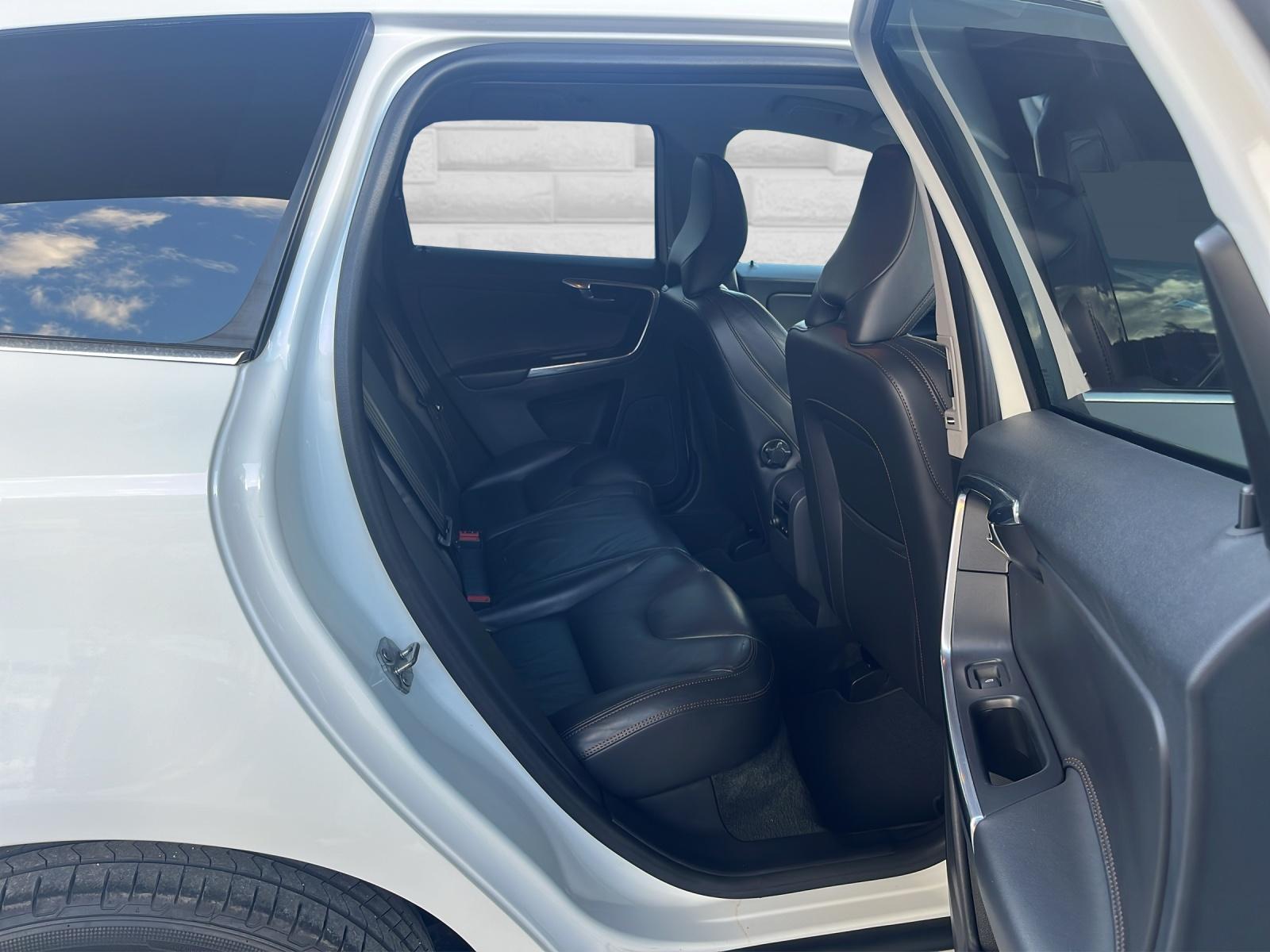 VOLVO XC60 2.4 D5 Summum AWD-image-13
