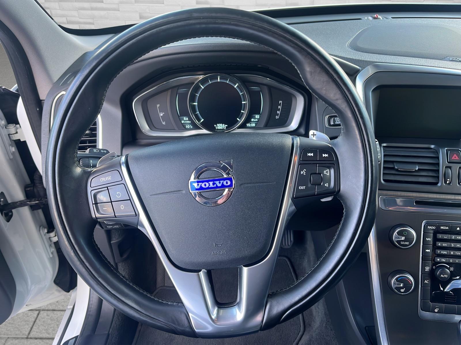 VOLVO XC60 2.4 D5 Summum AWD-image-11