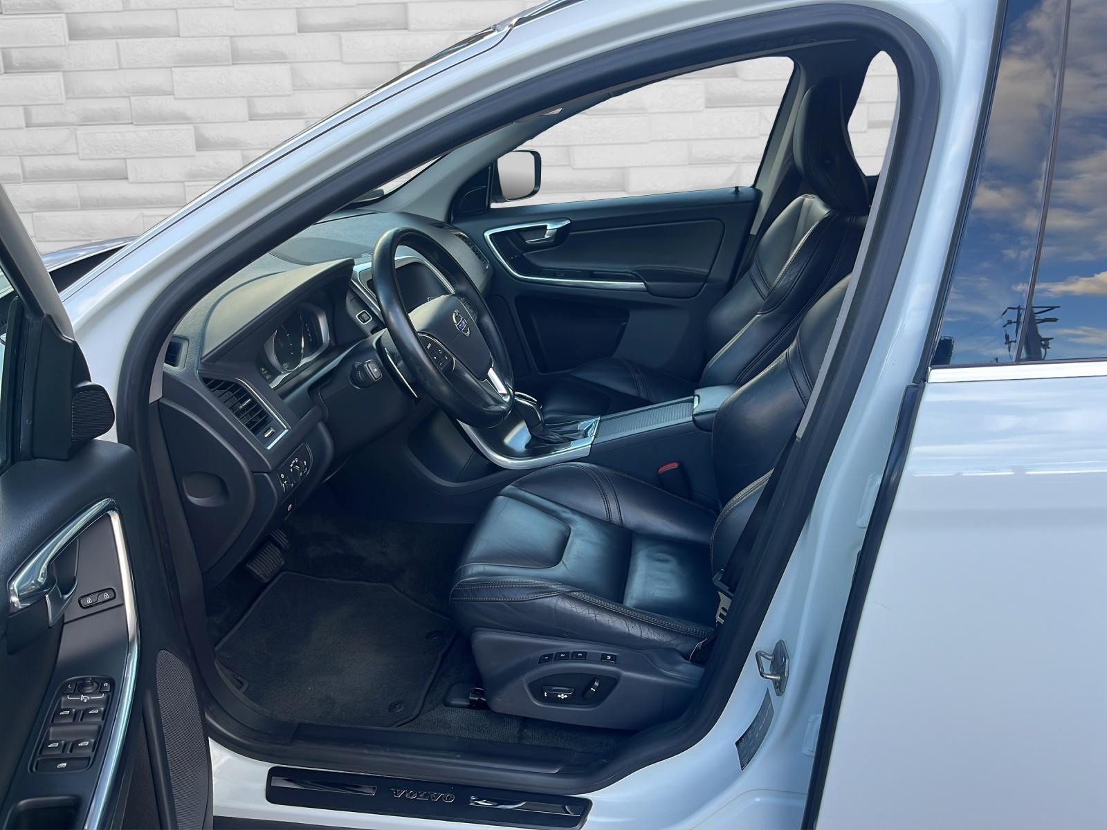 VOLVO XC60 2.4 D5 Summum AWD-image-9