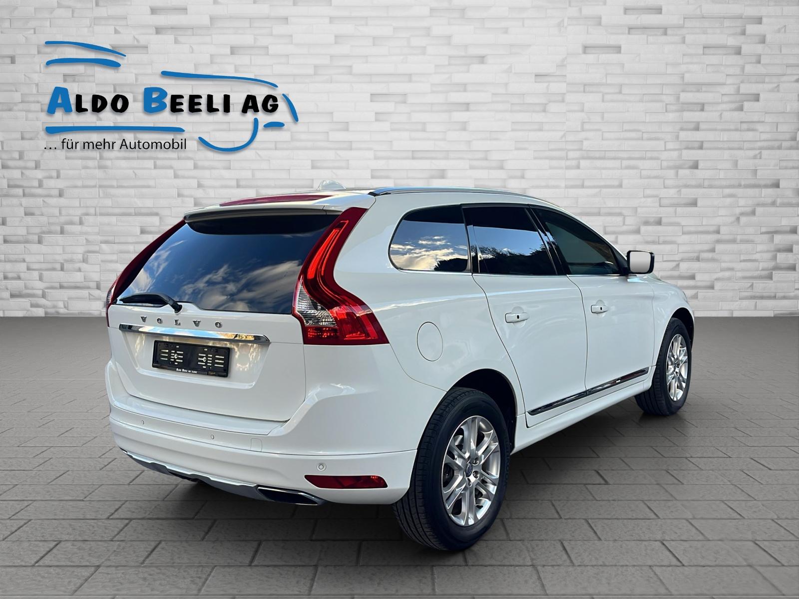 VOLVO XC60 2.4 D5 Summum AWD-image-5